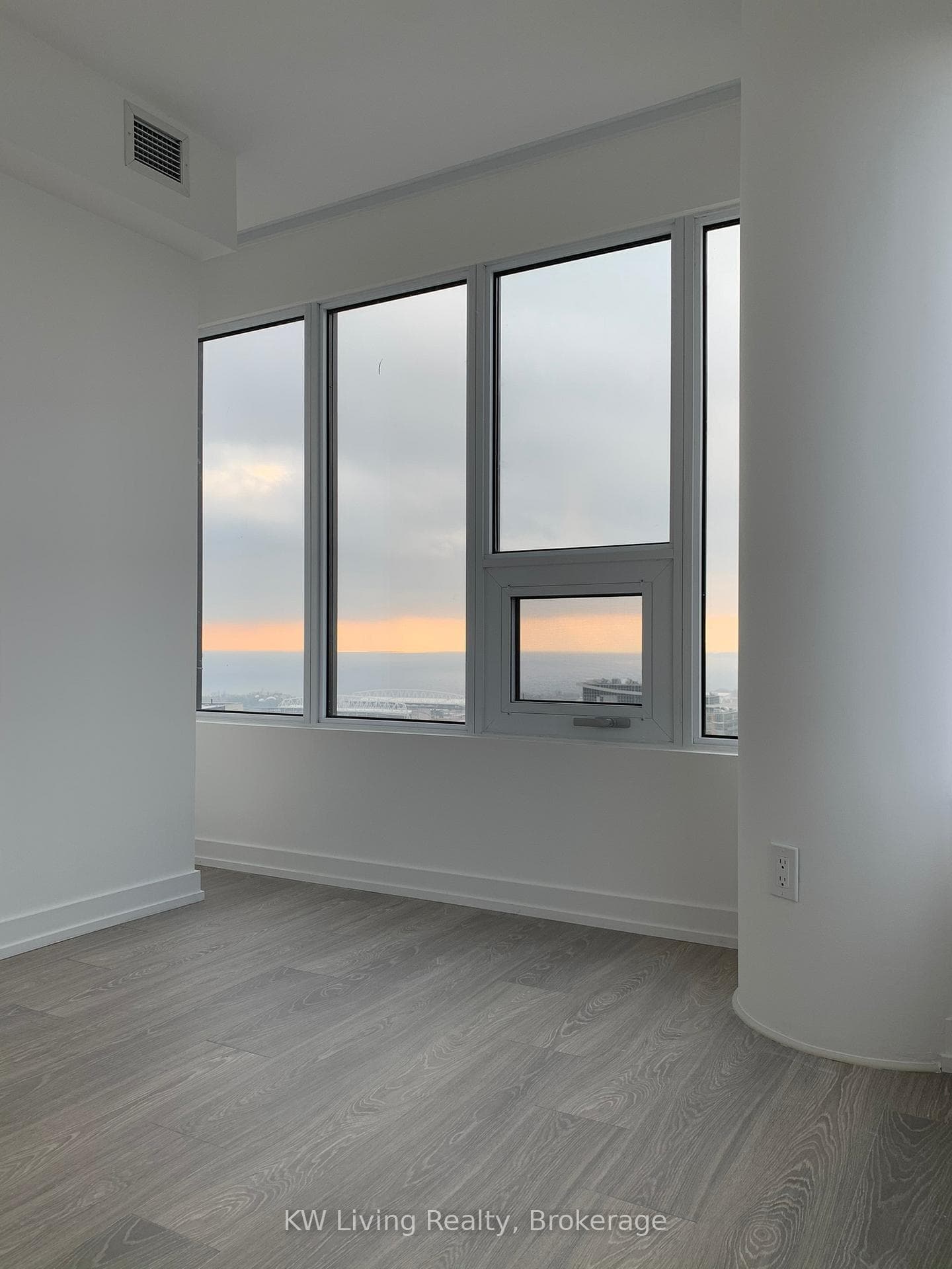 19 Western Battery Road Unit 3517 photo 14