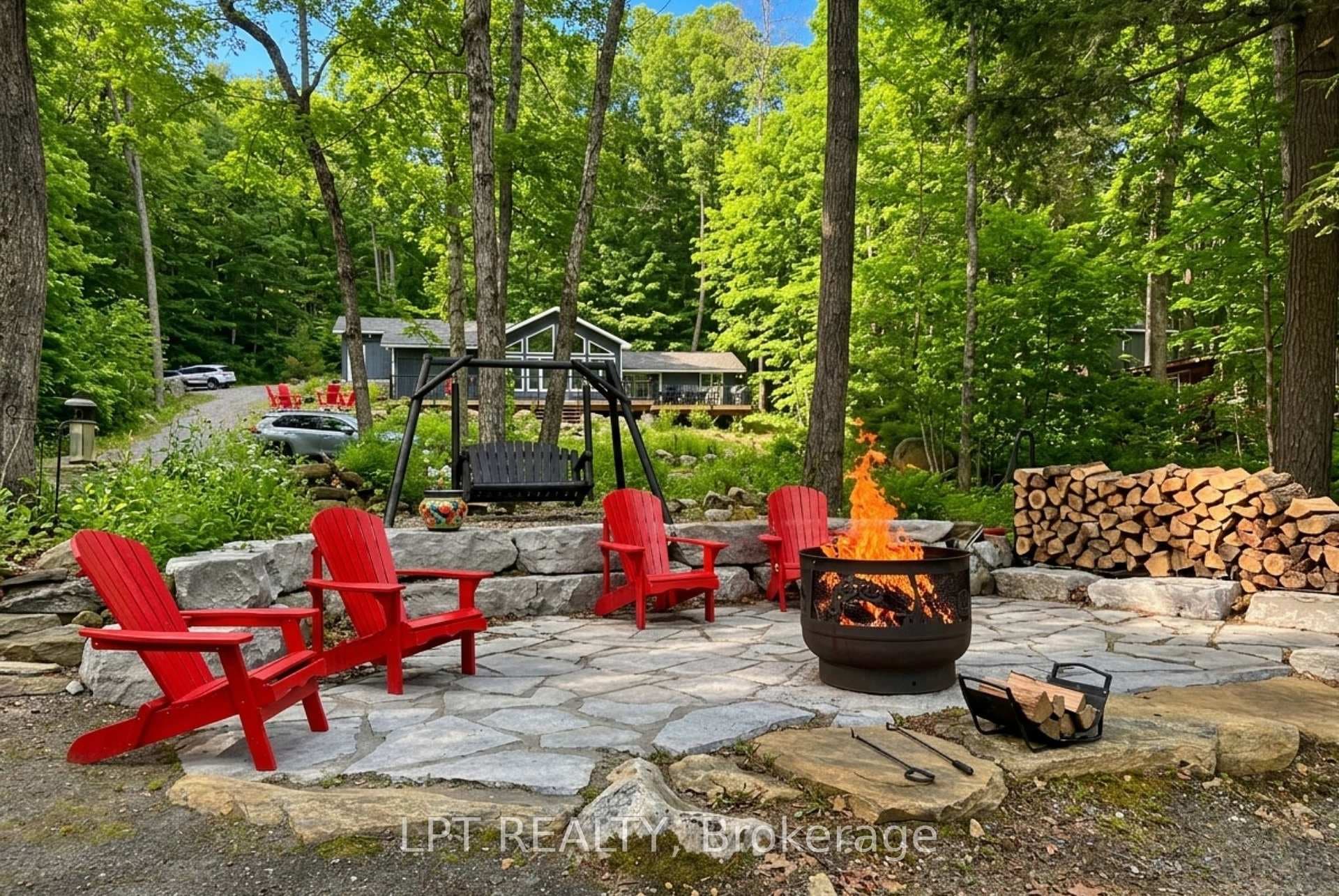 Welcome To 1369 Hipkiss Drive!
