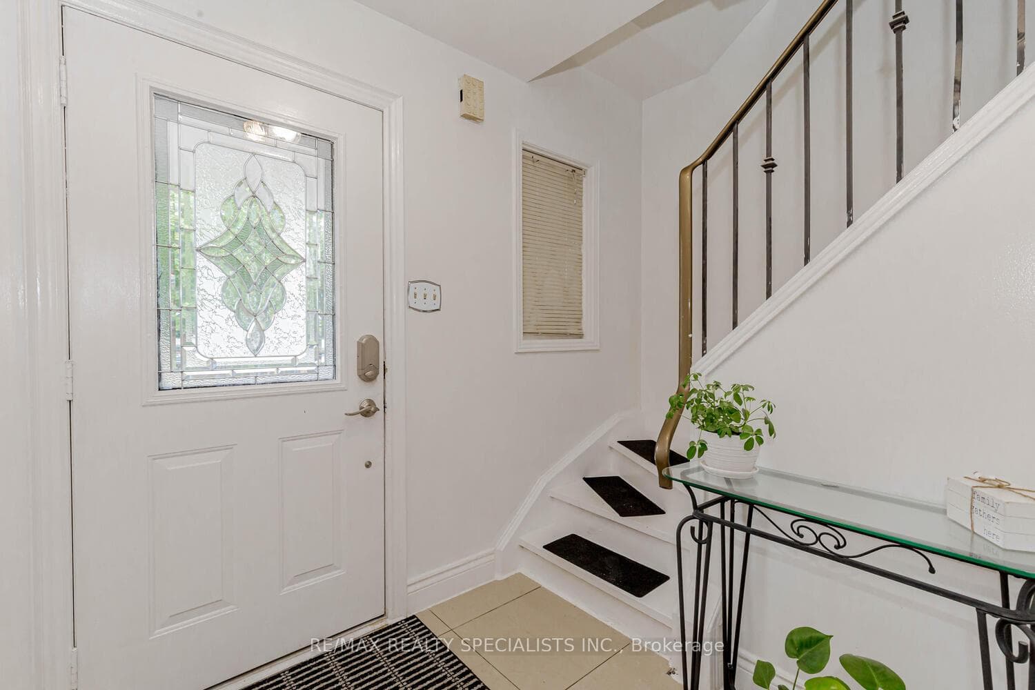 20 Cindy Avenue photo 5