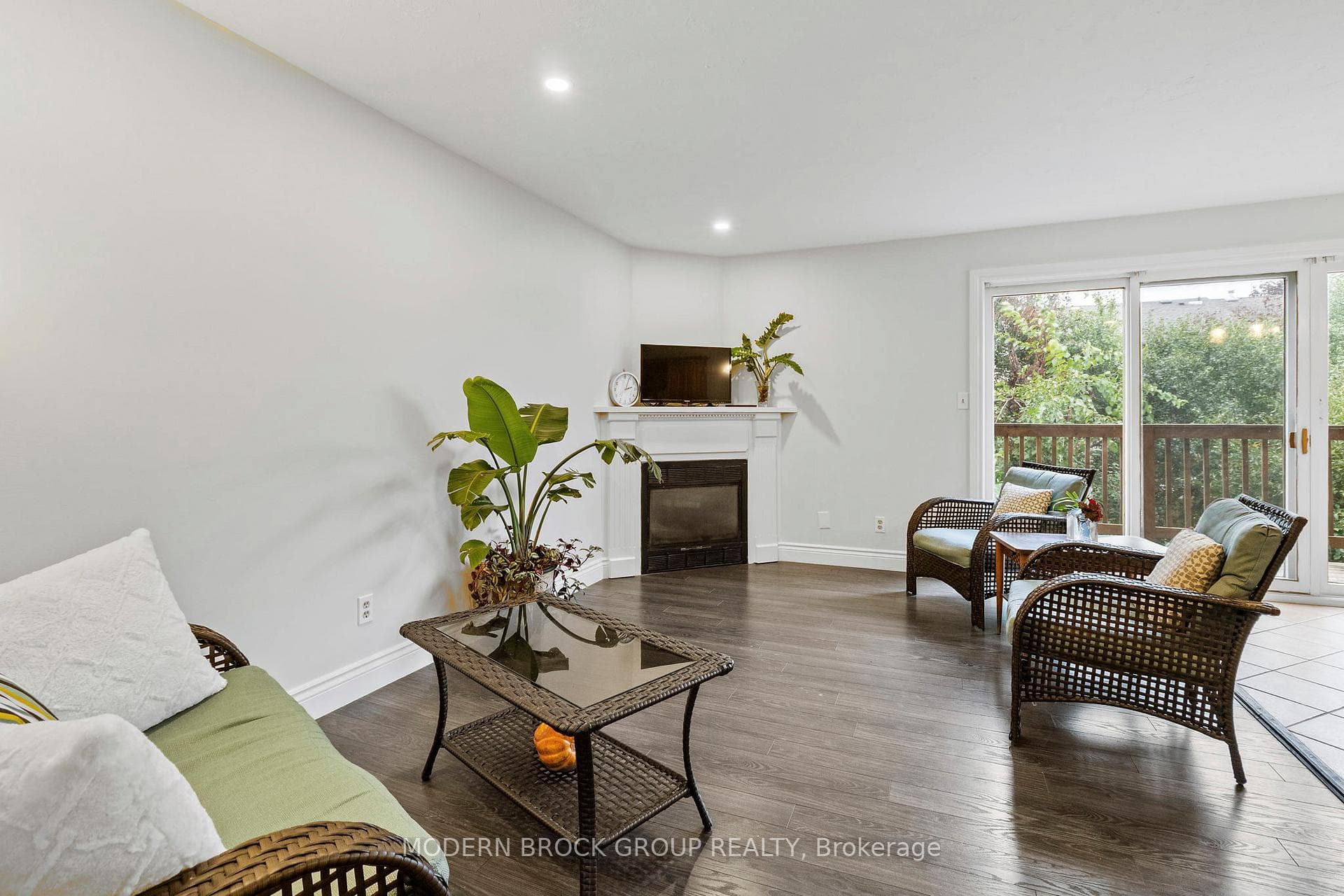 1140 Millwood Avenue photo 11