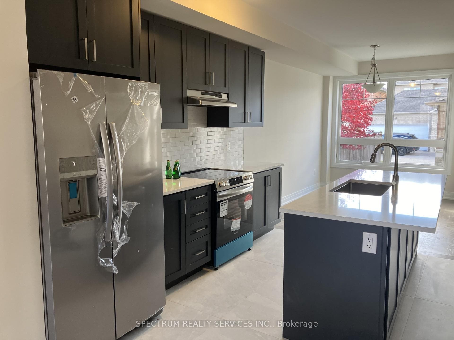 38 Lindcrest Manor photo 7
