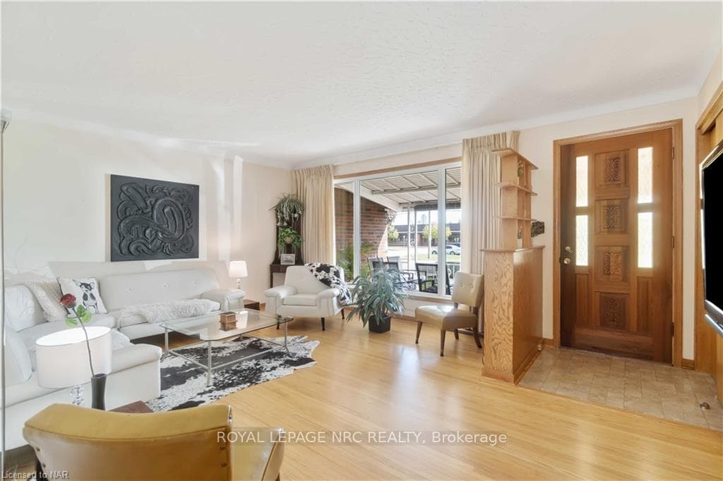 7151 DORCHESTER Road photo 9