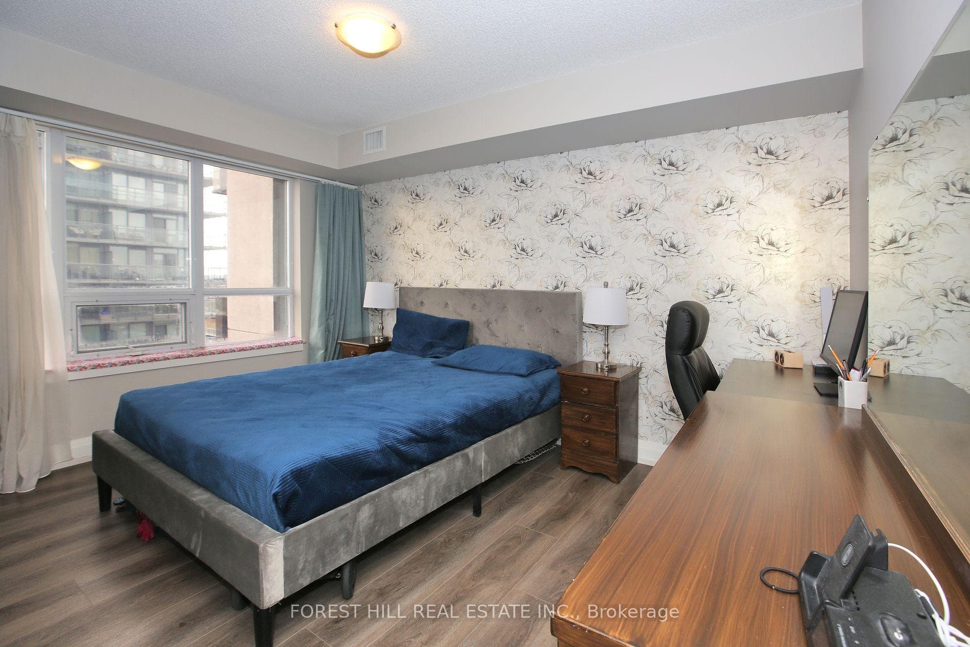 1 De Boers Drive Unit 603 photo 9