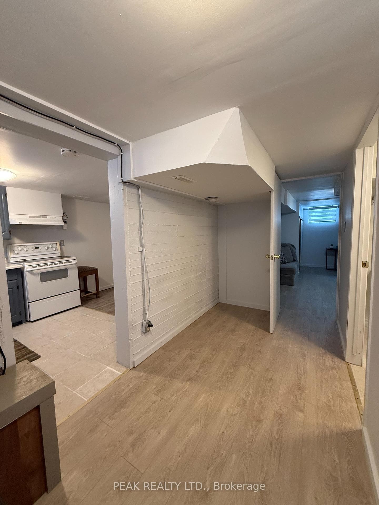 145 Bridgeport Road photo 26