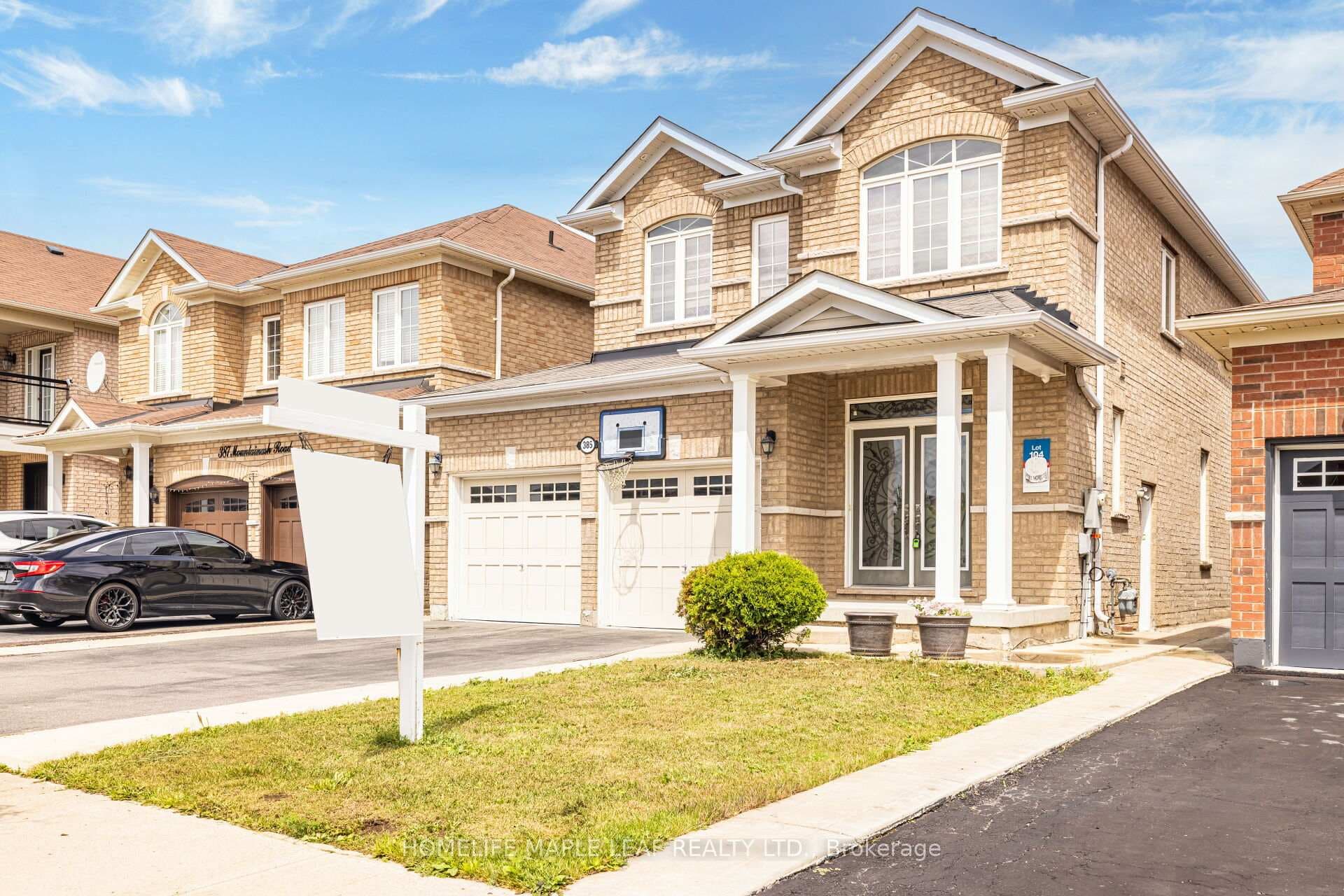 385 Mountainash Road photo 4