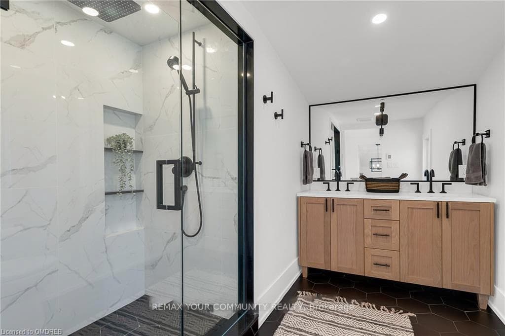 1379 CAROLINE Street photo 19