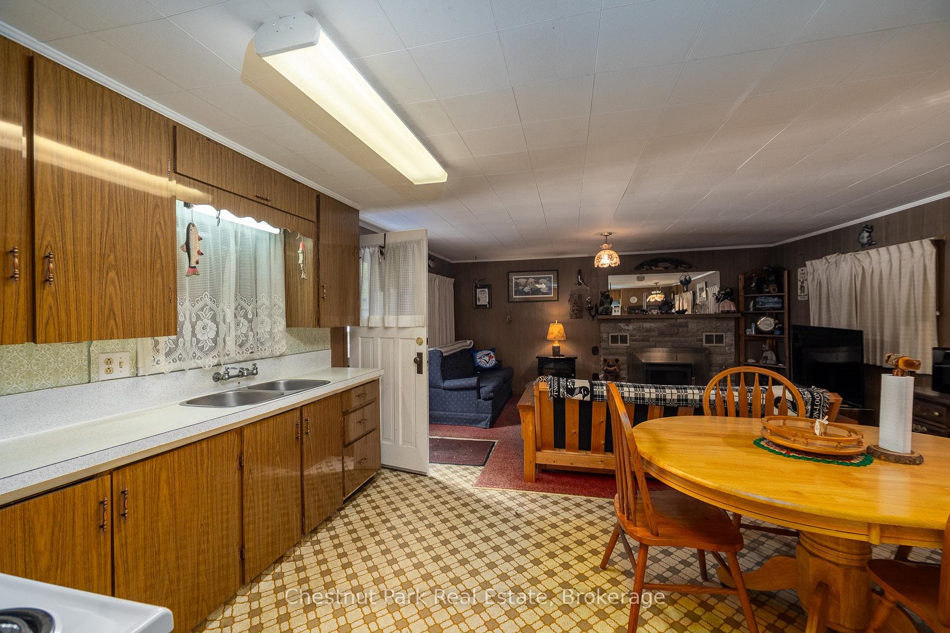 41 Simpson Avenue photo 37