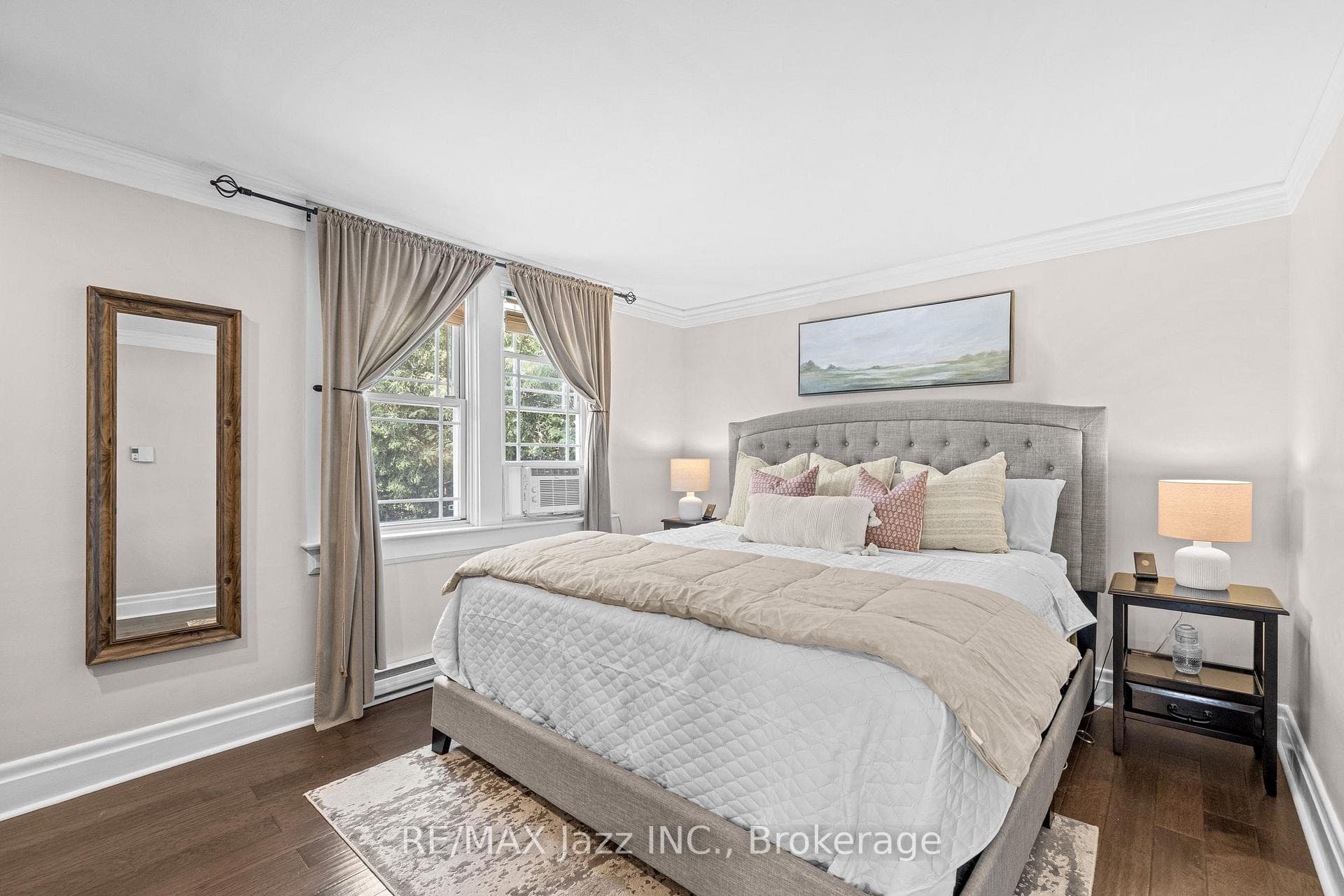 477 Masson Street photo 29
