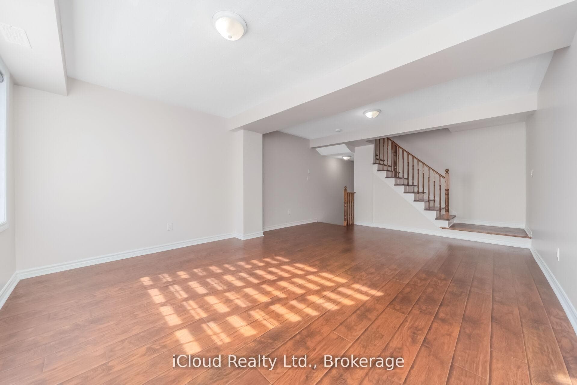 63 Spadina Road photo 18