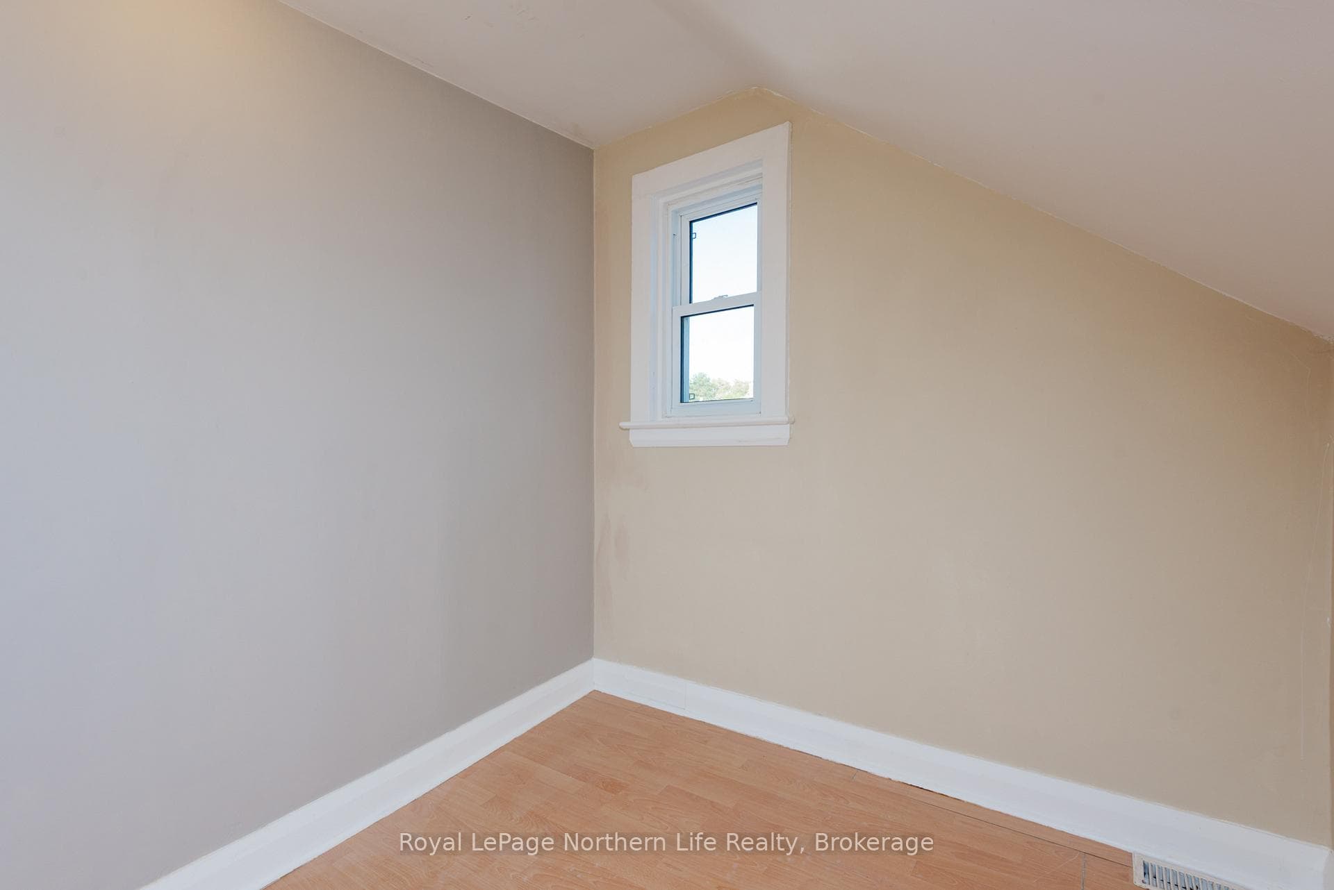 178 Victoria Street photo 24