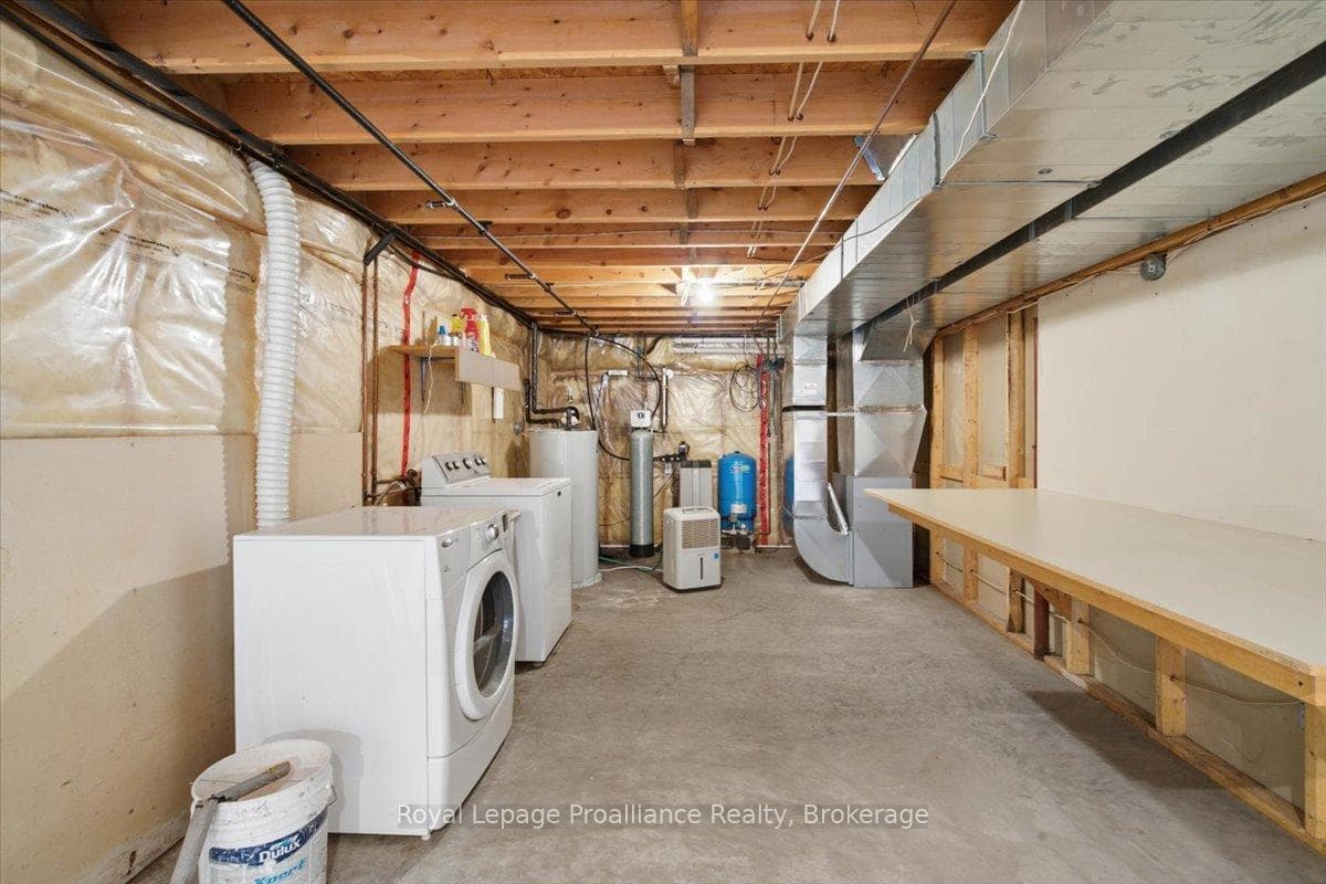 1005 Victoria Road photo 28