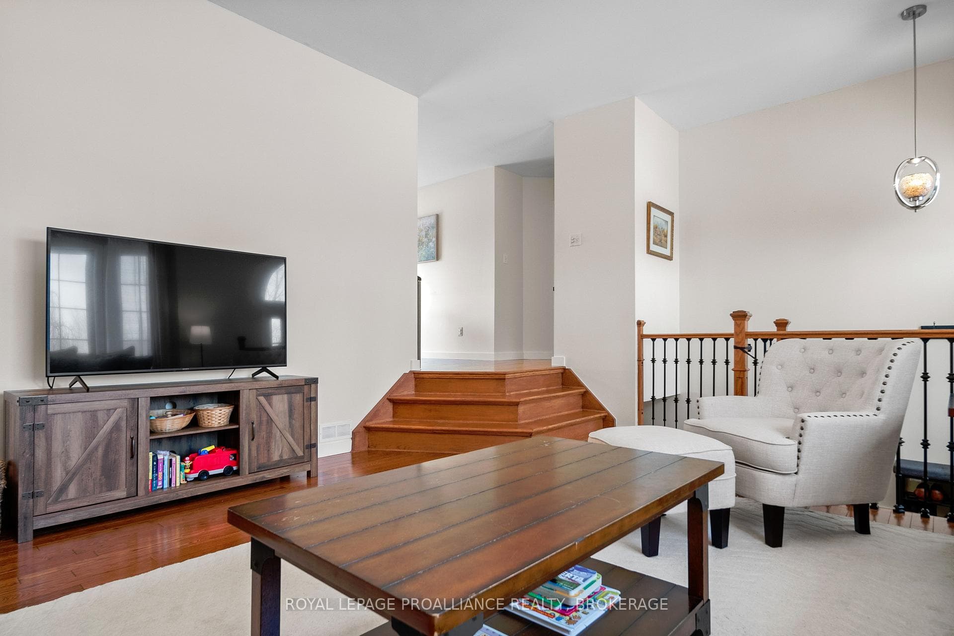 2442 Keeley Road photo 11