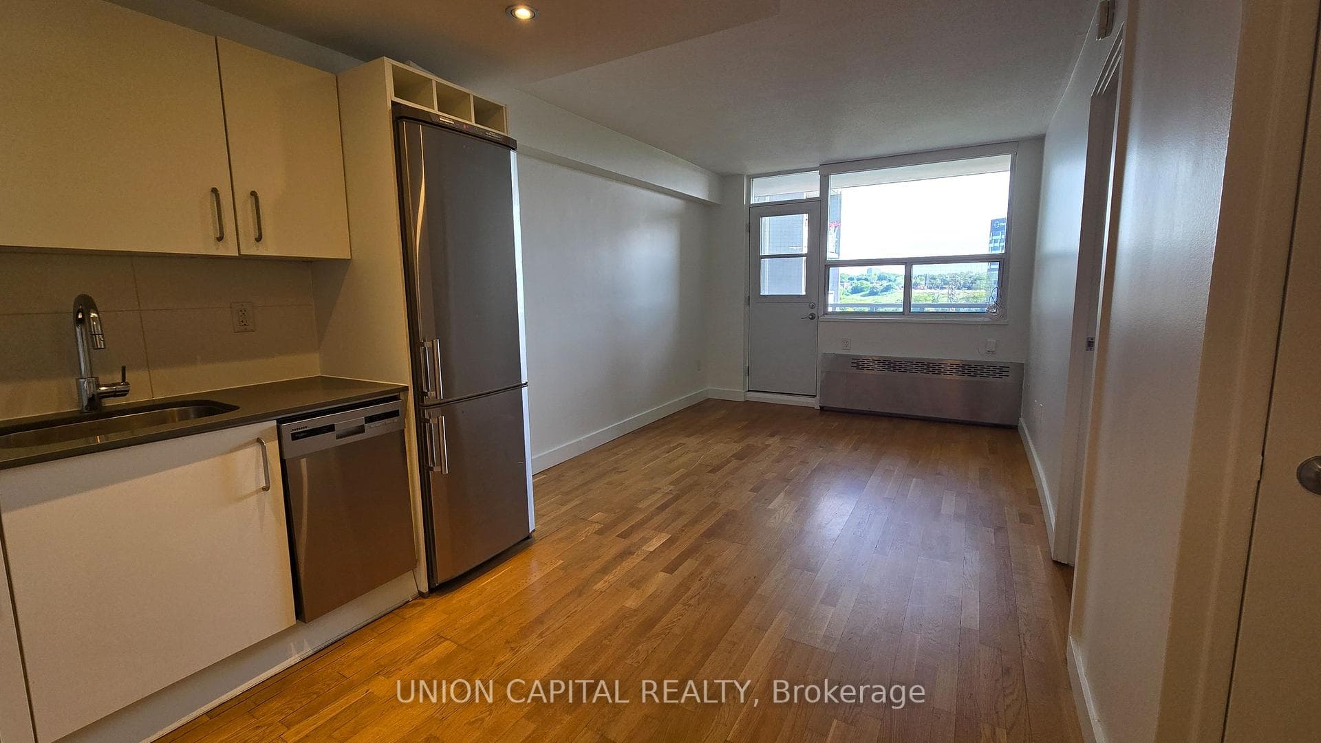 230 Oak Street Unit 1003 photo 1