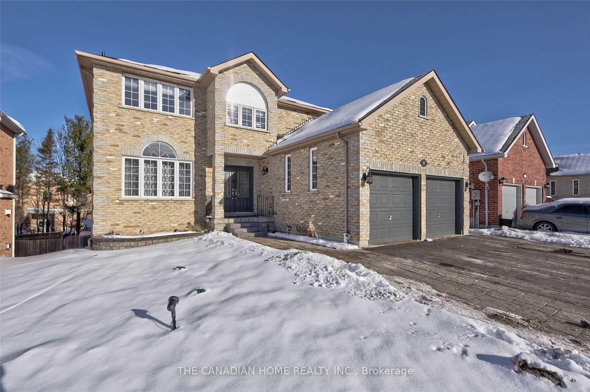 18 Silvercreek Crescent Unit Upper photo 2