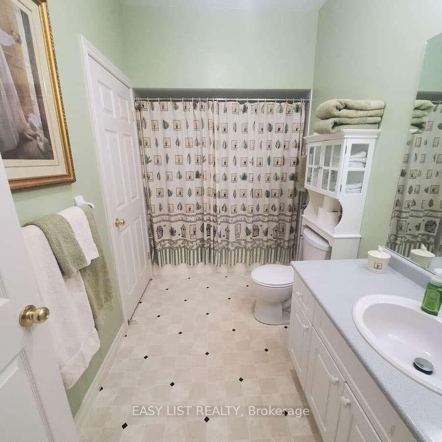 32 Twentyplace Boulevard photo 12