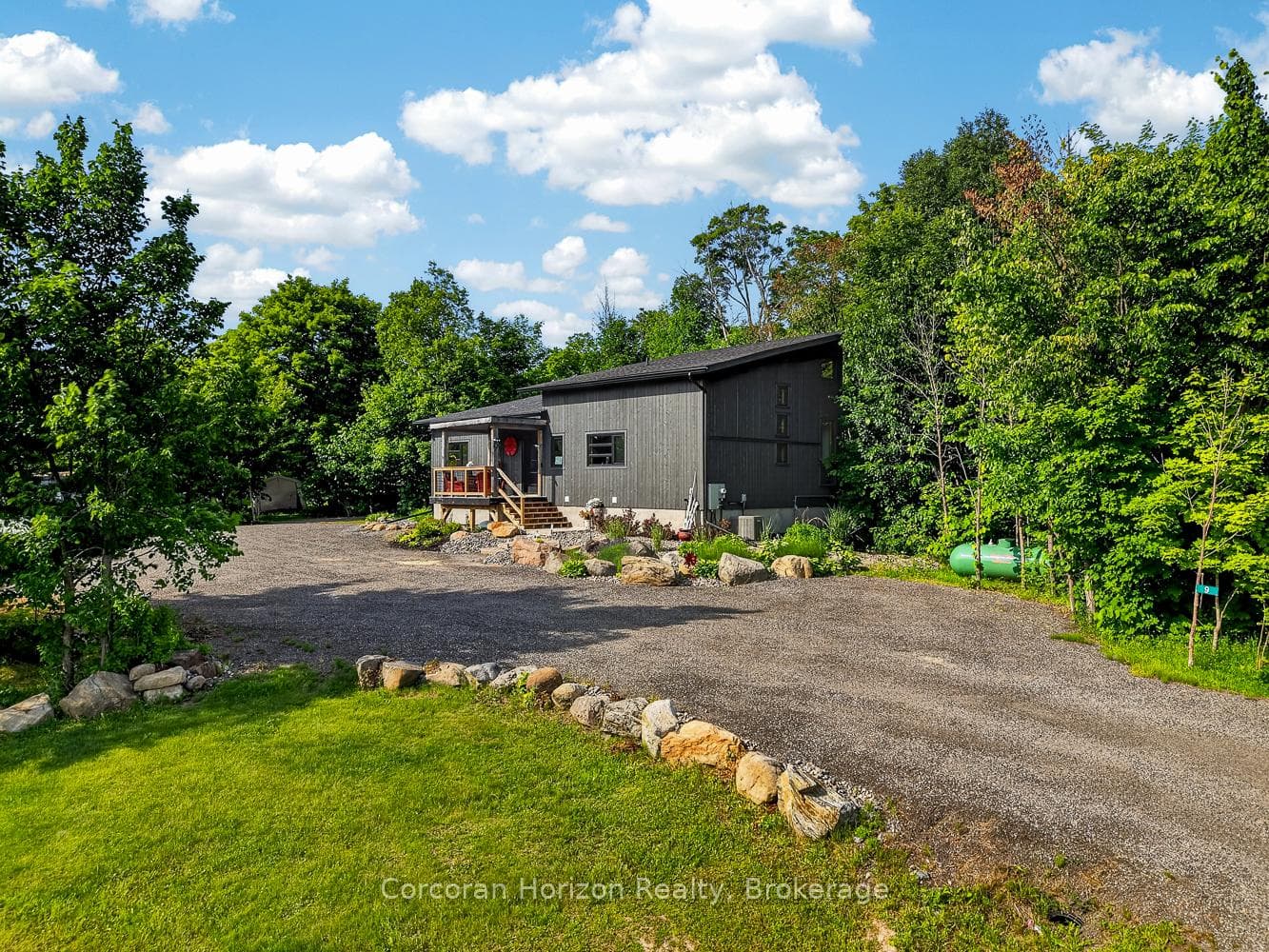 9 Silver Birch Circle photo 1