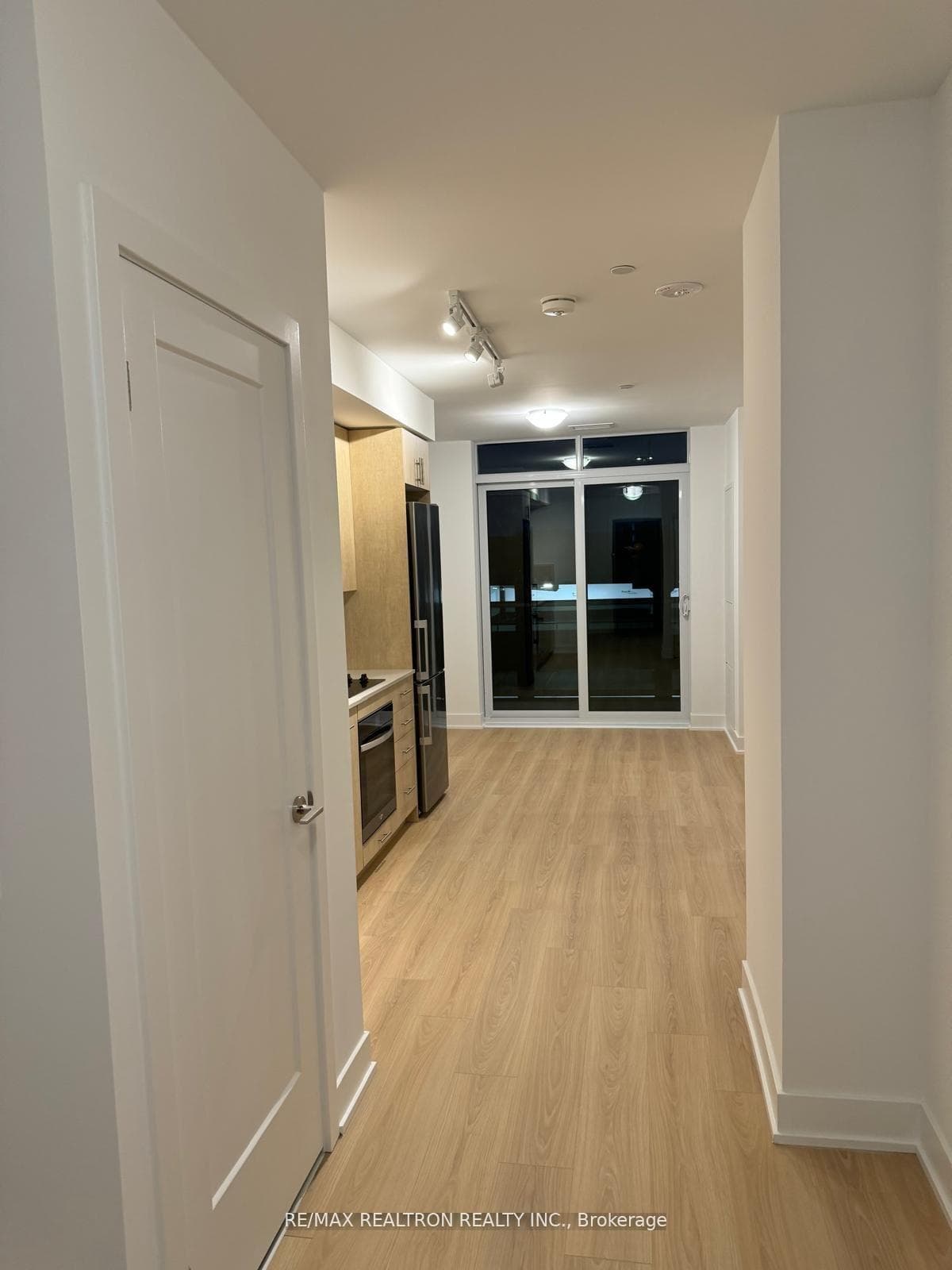 2545 Simcoe Street Unit 338 photo 11