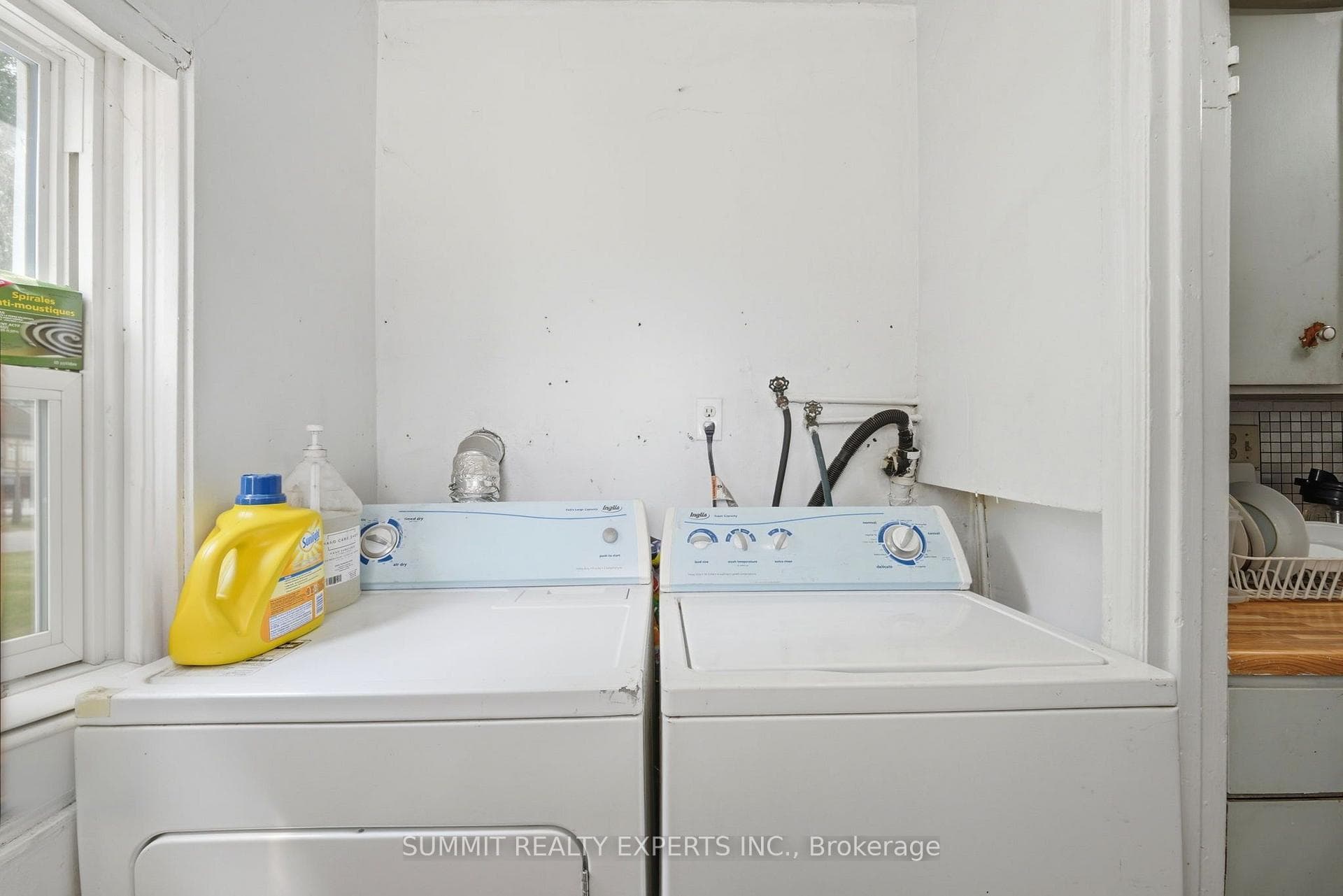 225 Ainsile Street photo 28