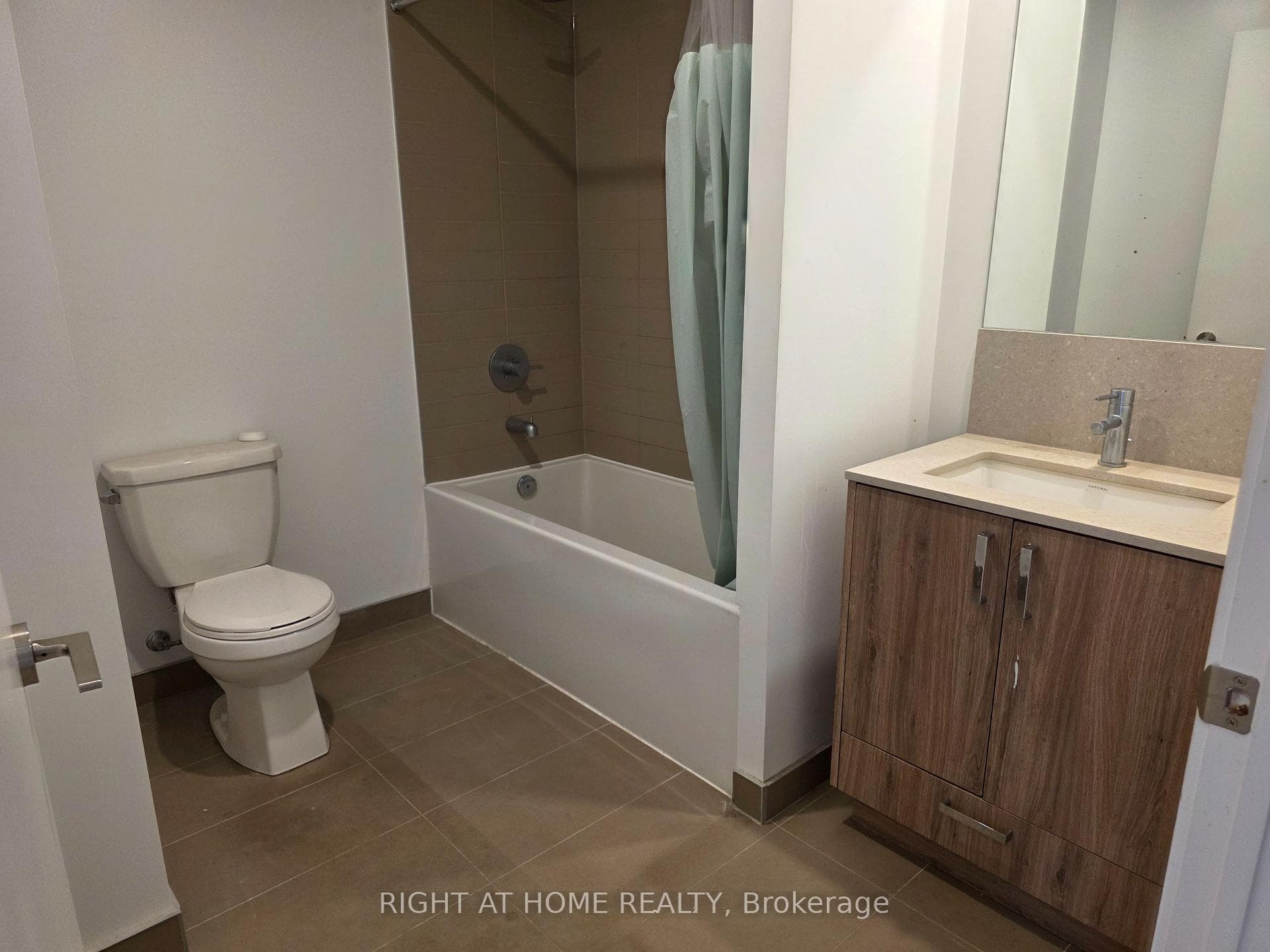 1787 St Clair Avenue Unit 319 photo 8