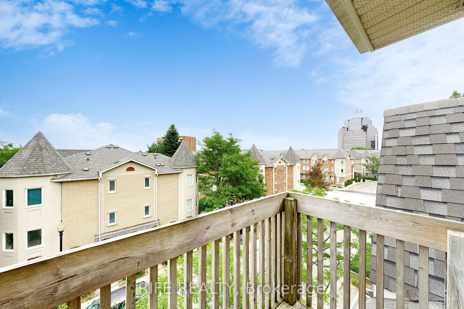 28 Rosebank Drive Unit 703 photo 1
