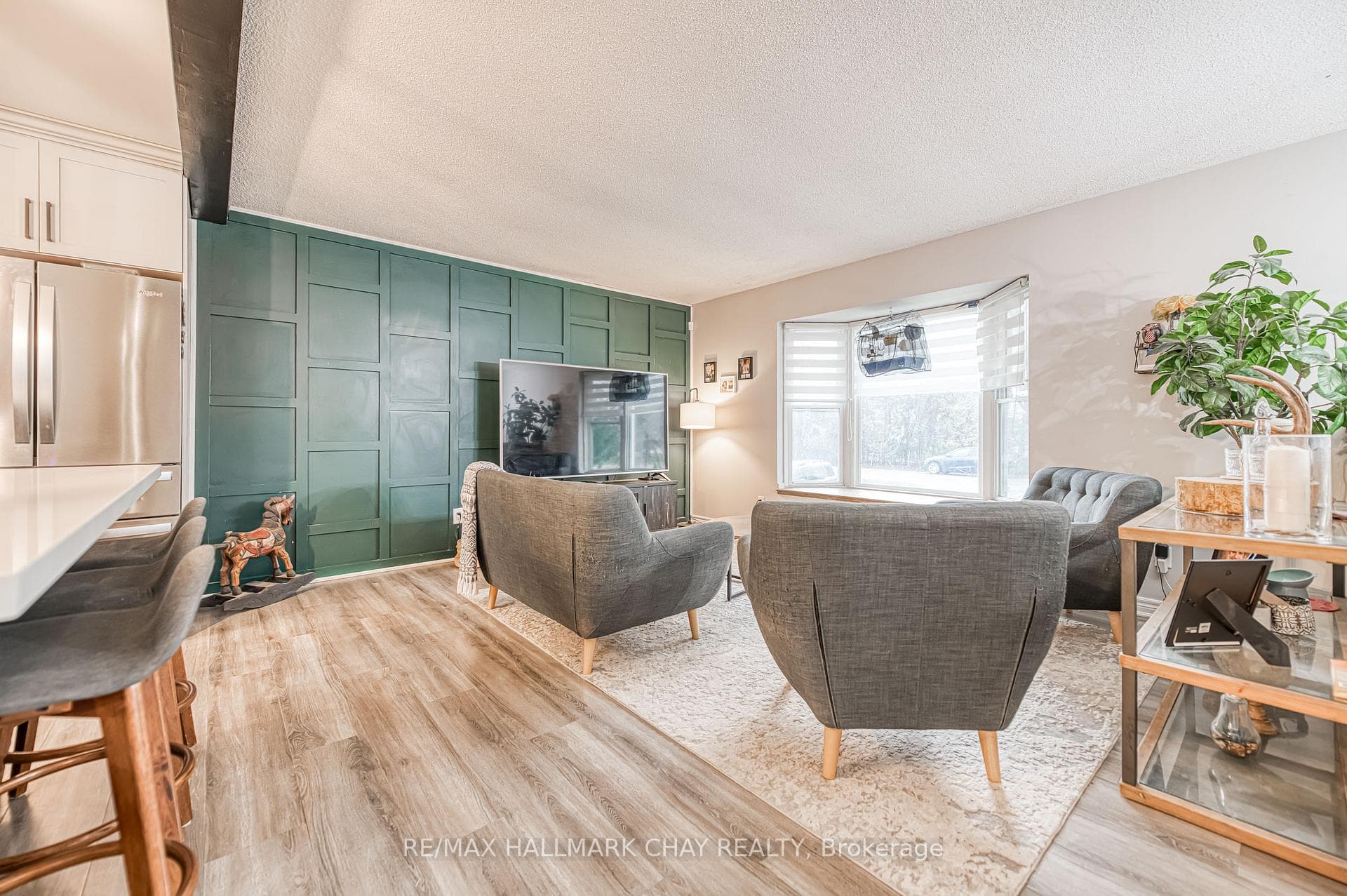 20 Howard Avenue photo 16