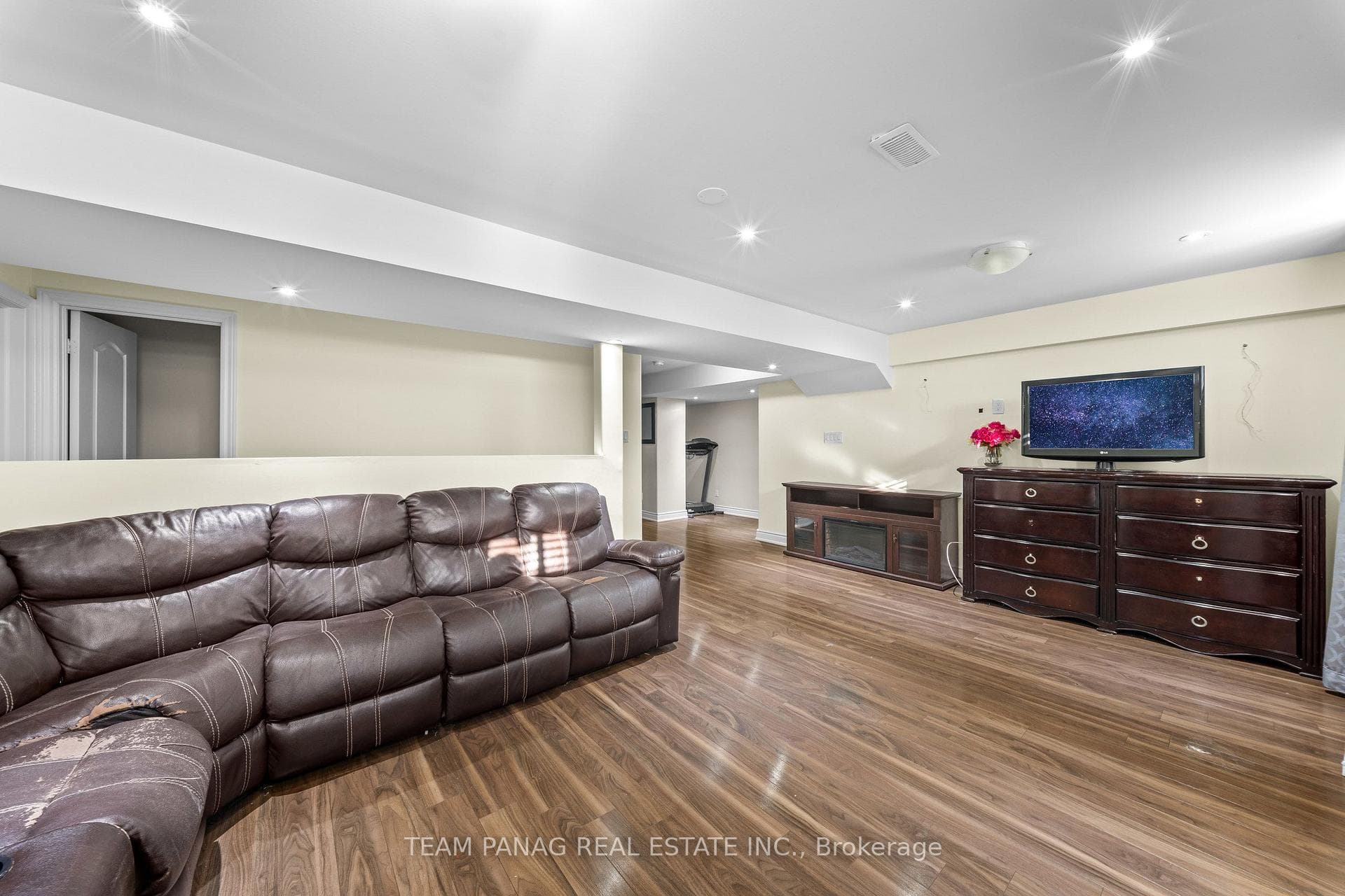 52 Mount Royal Circle photo 43