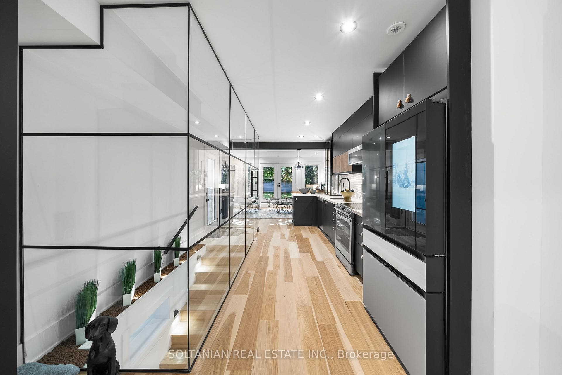 316 Salem Avenue photo 17