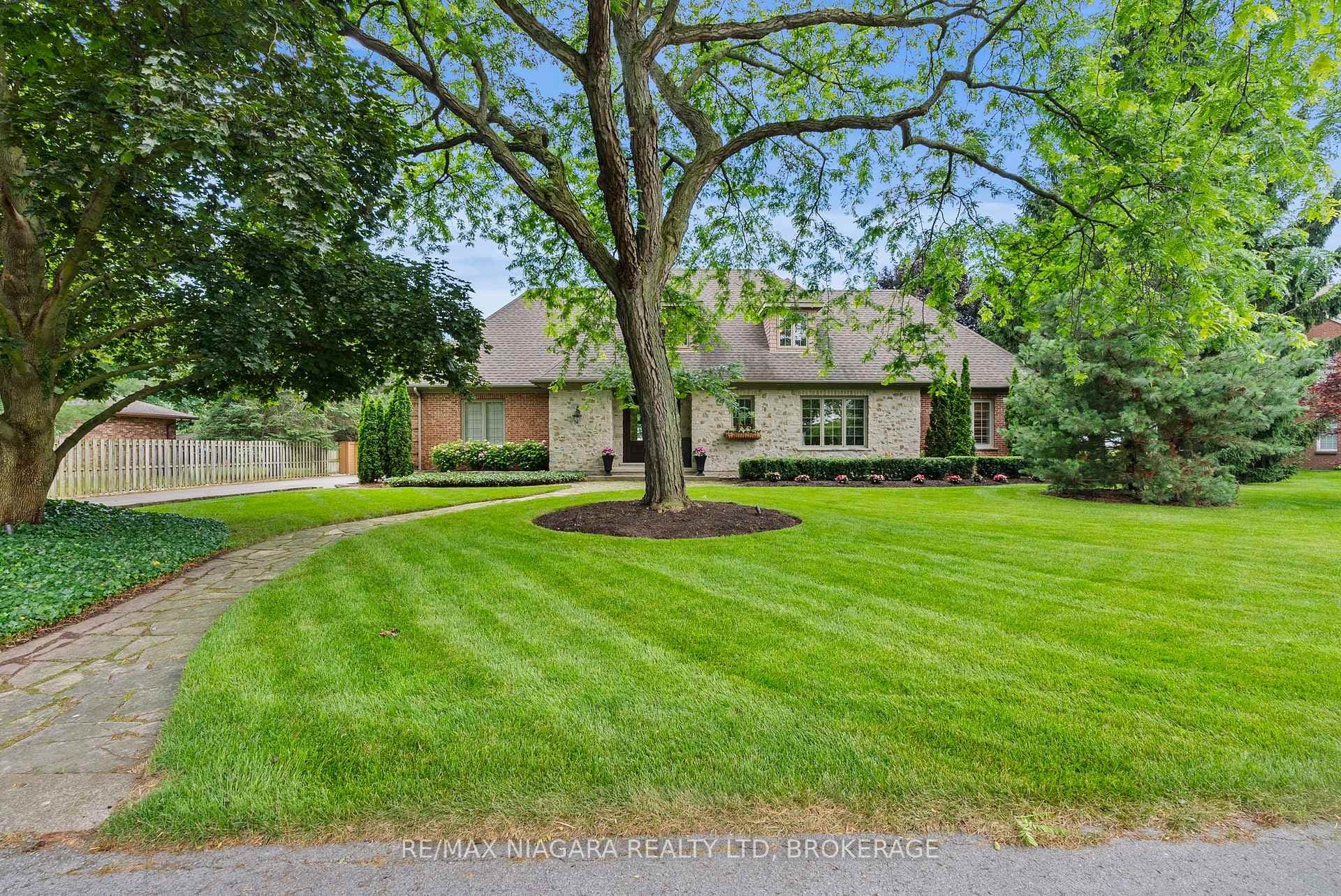 14690 Niagara Parkway photo 2