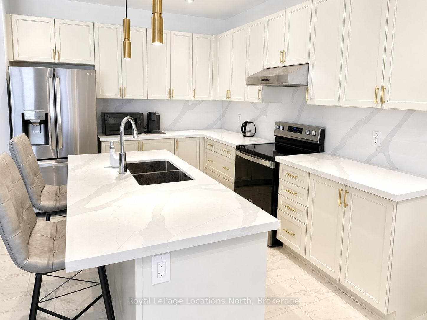 316 Ramblewood Drive photo 2