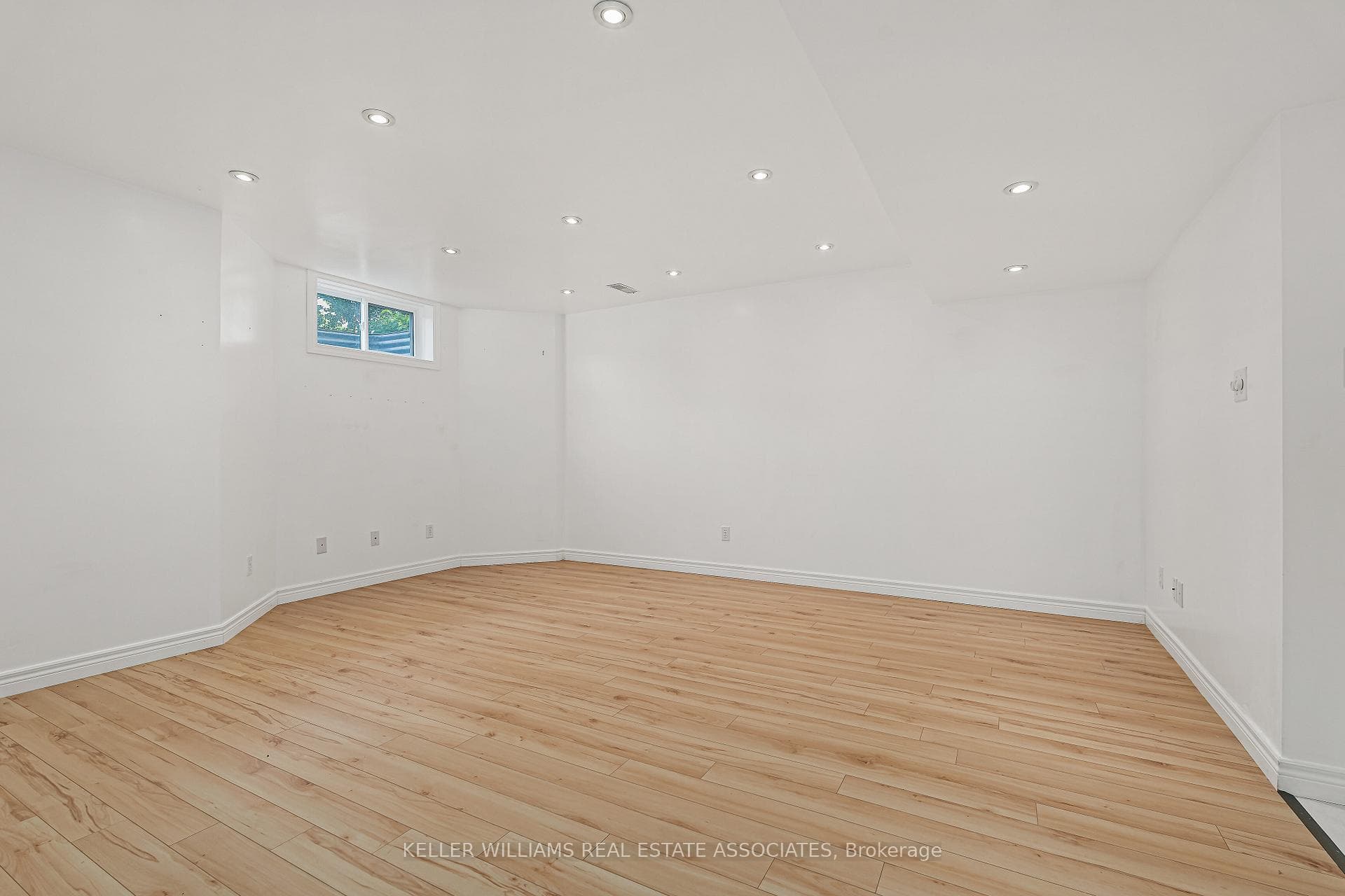 215 Terraview Crescent photo 19