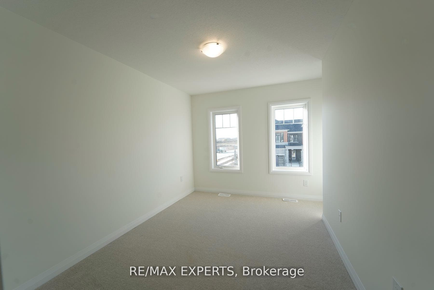 135 Granville Crescent photo 20