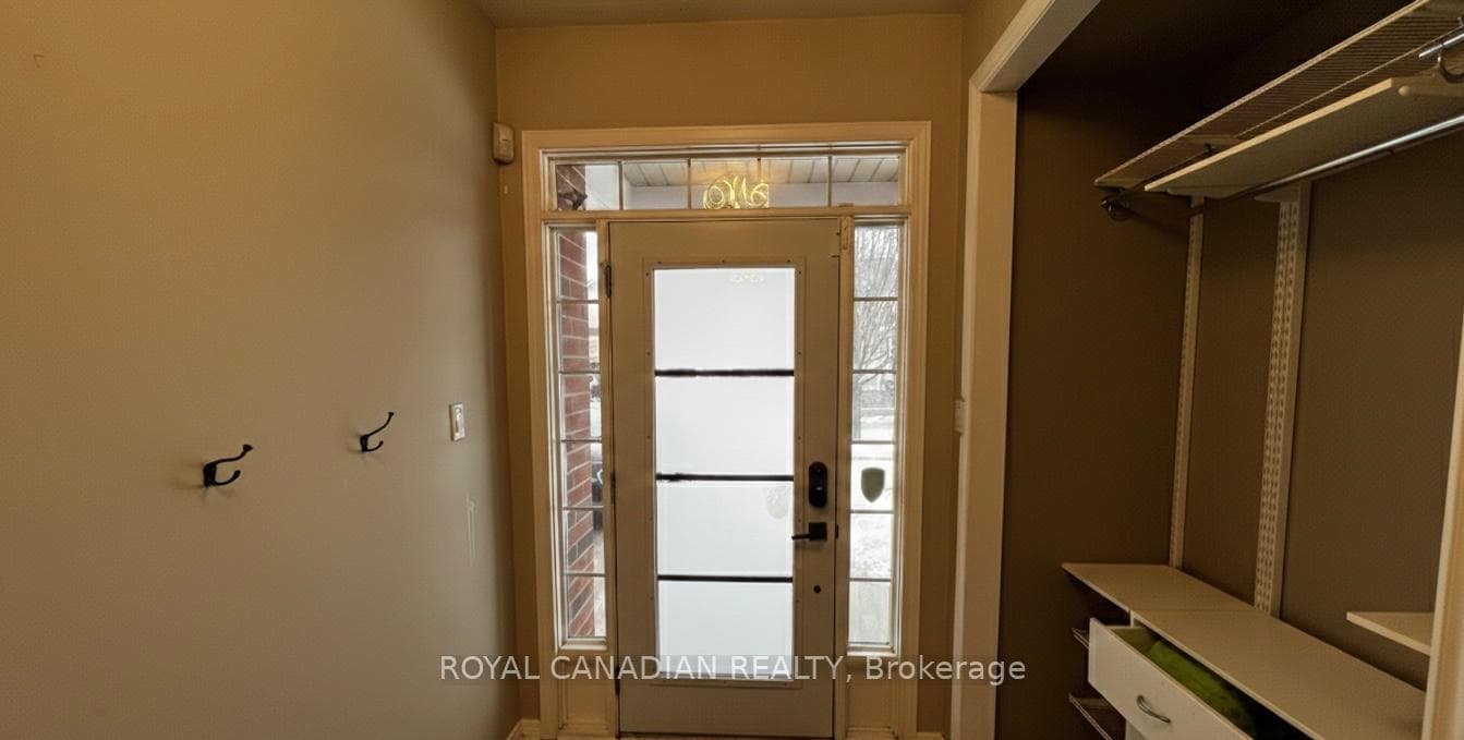 501 Topper Woods Crescent Unit Upper photo 2