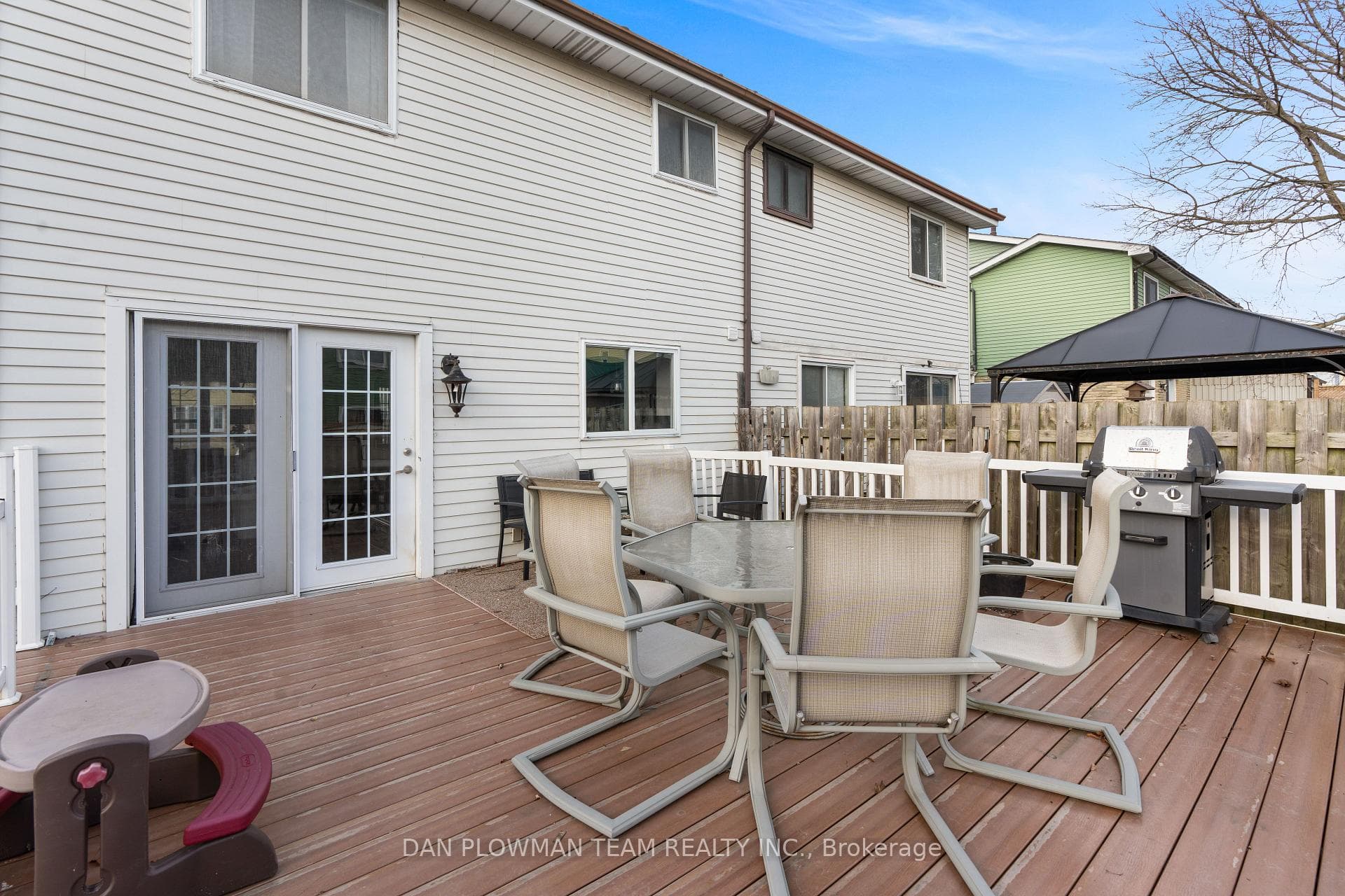 1262 Fenelon Crescent photo 27