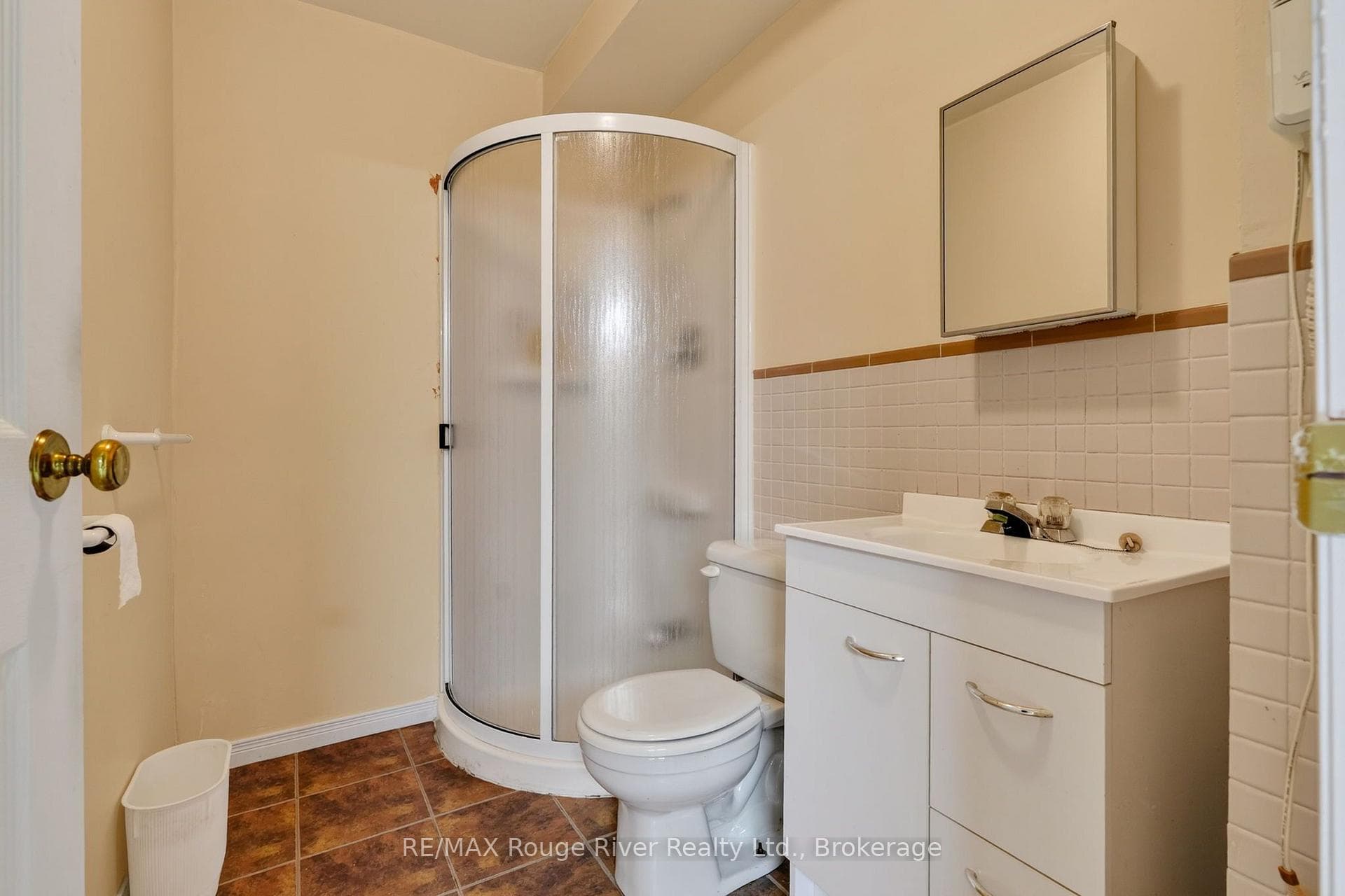 660 Ewing Street photo 33