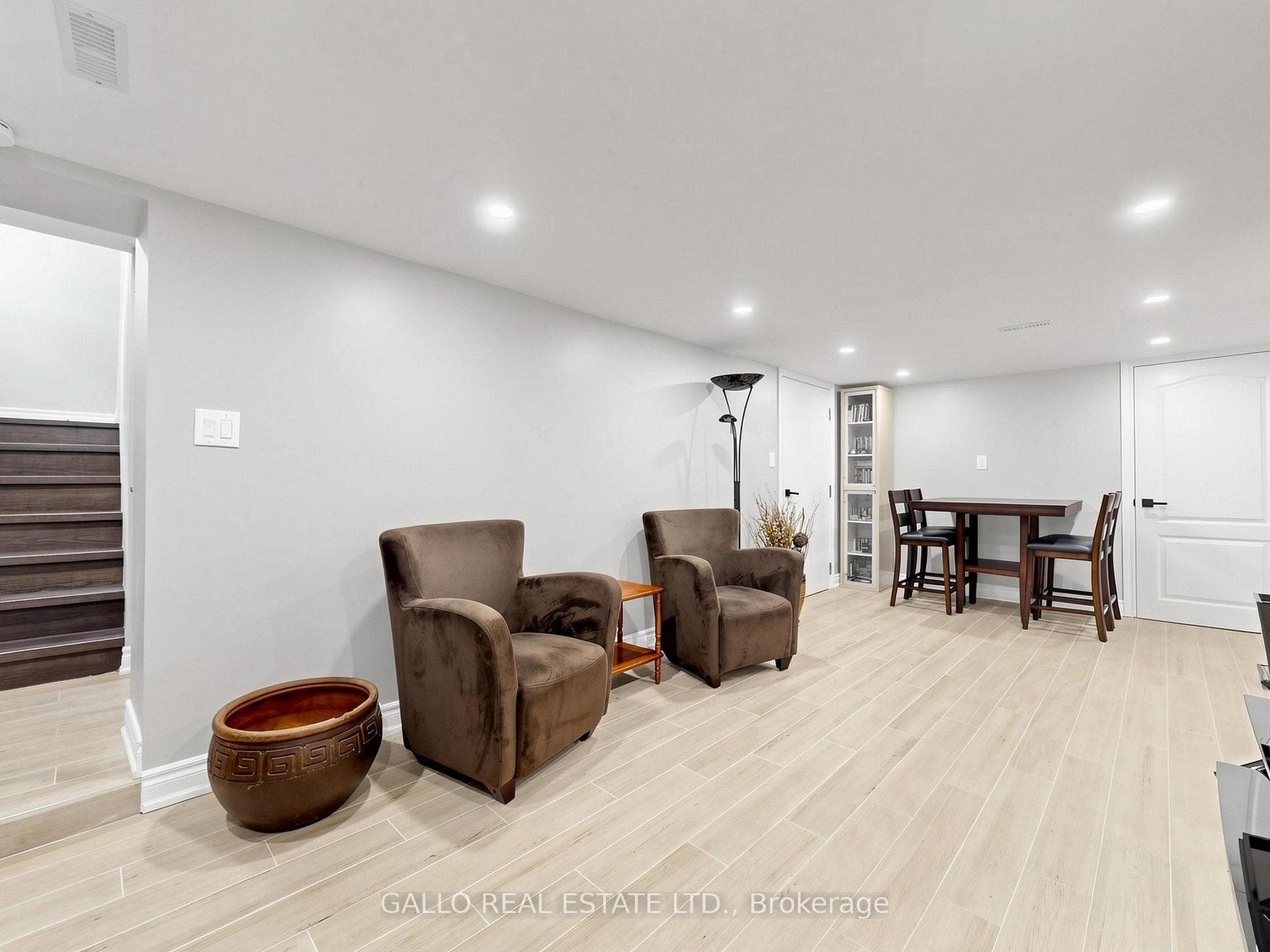 36 Elmvale Boulevard photo 18