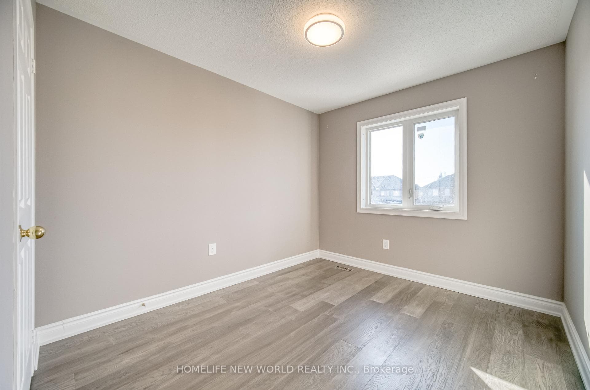 135 Selkirk Drive photo 25