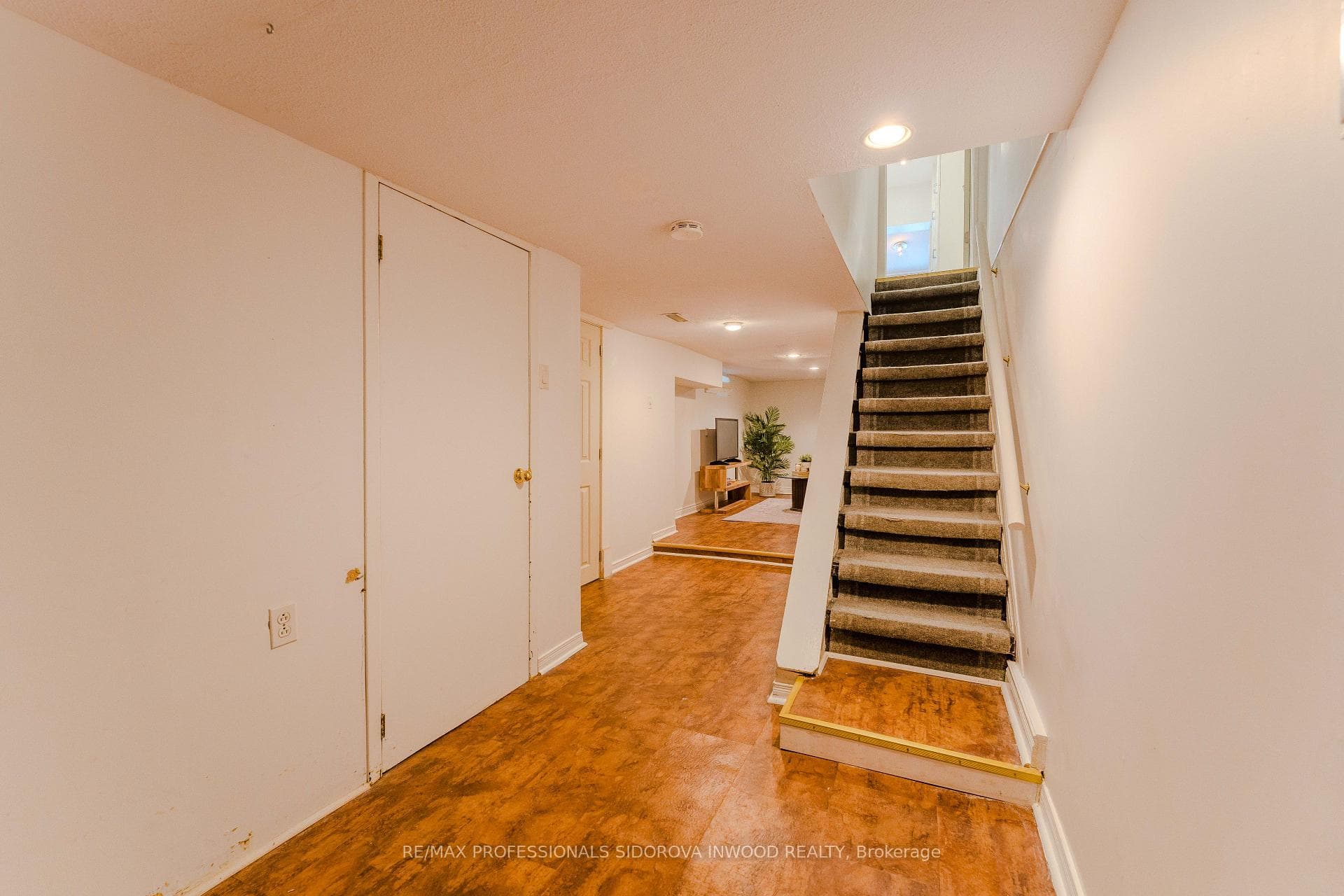 419 Indian Grove photo 29