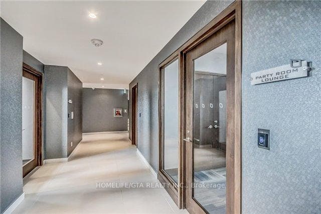 255 Village Green Square Unit PH01 photo 14