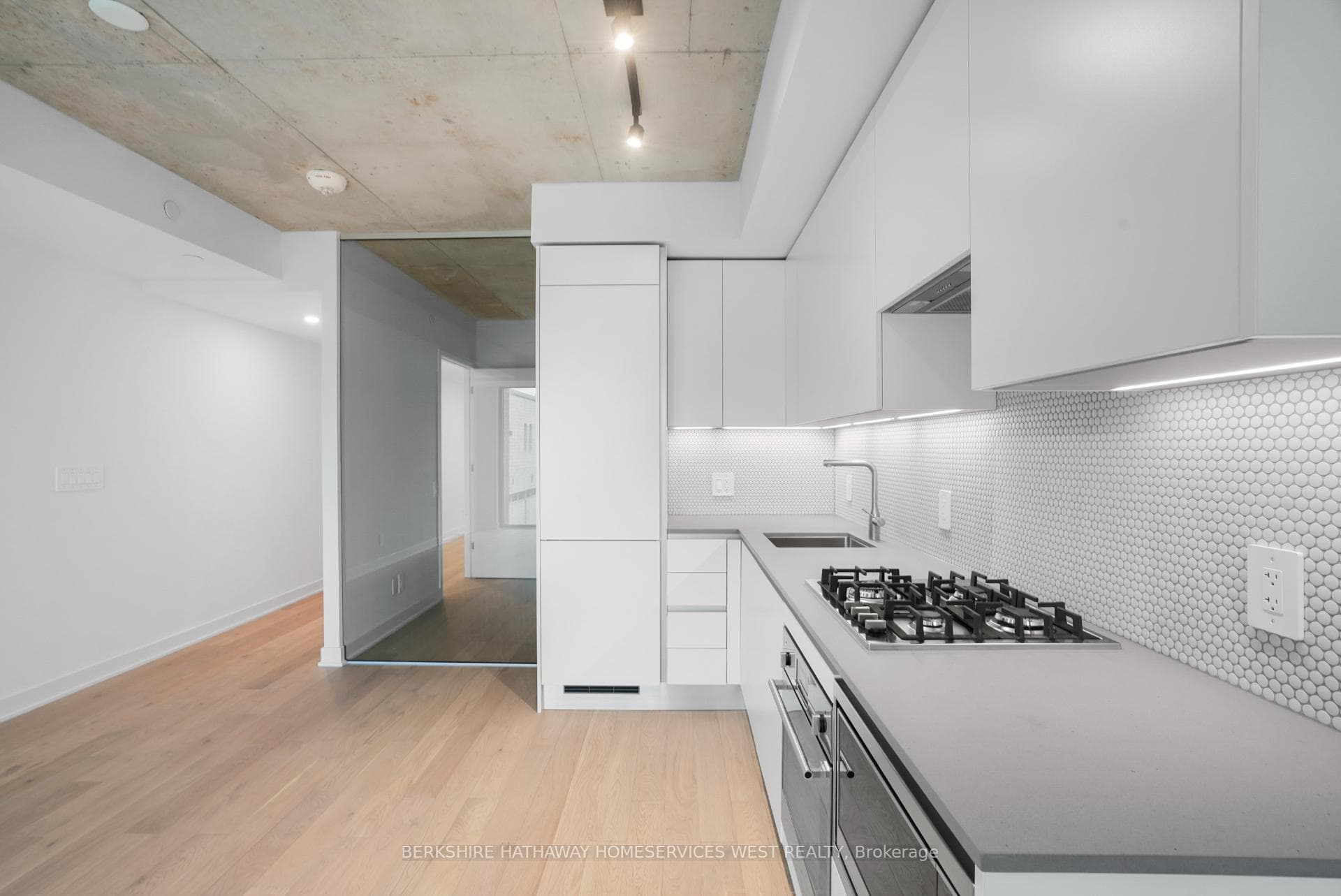 2720 Dundas Street Unit 302 photo 7