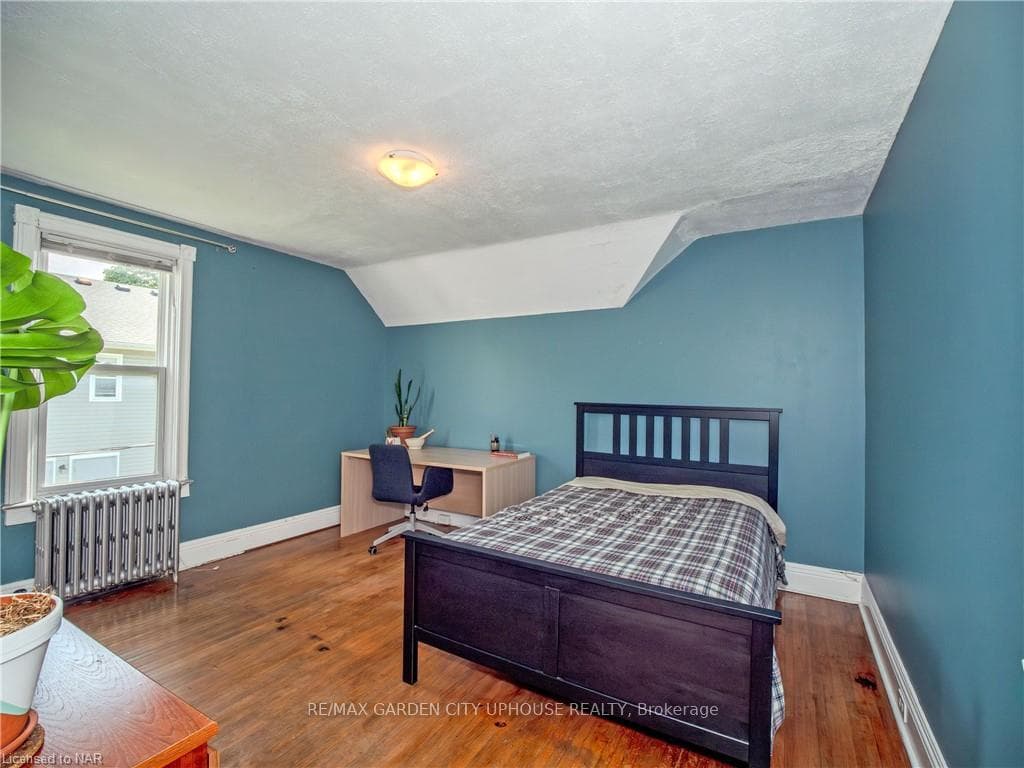 11 BESSEY Street photo 17