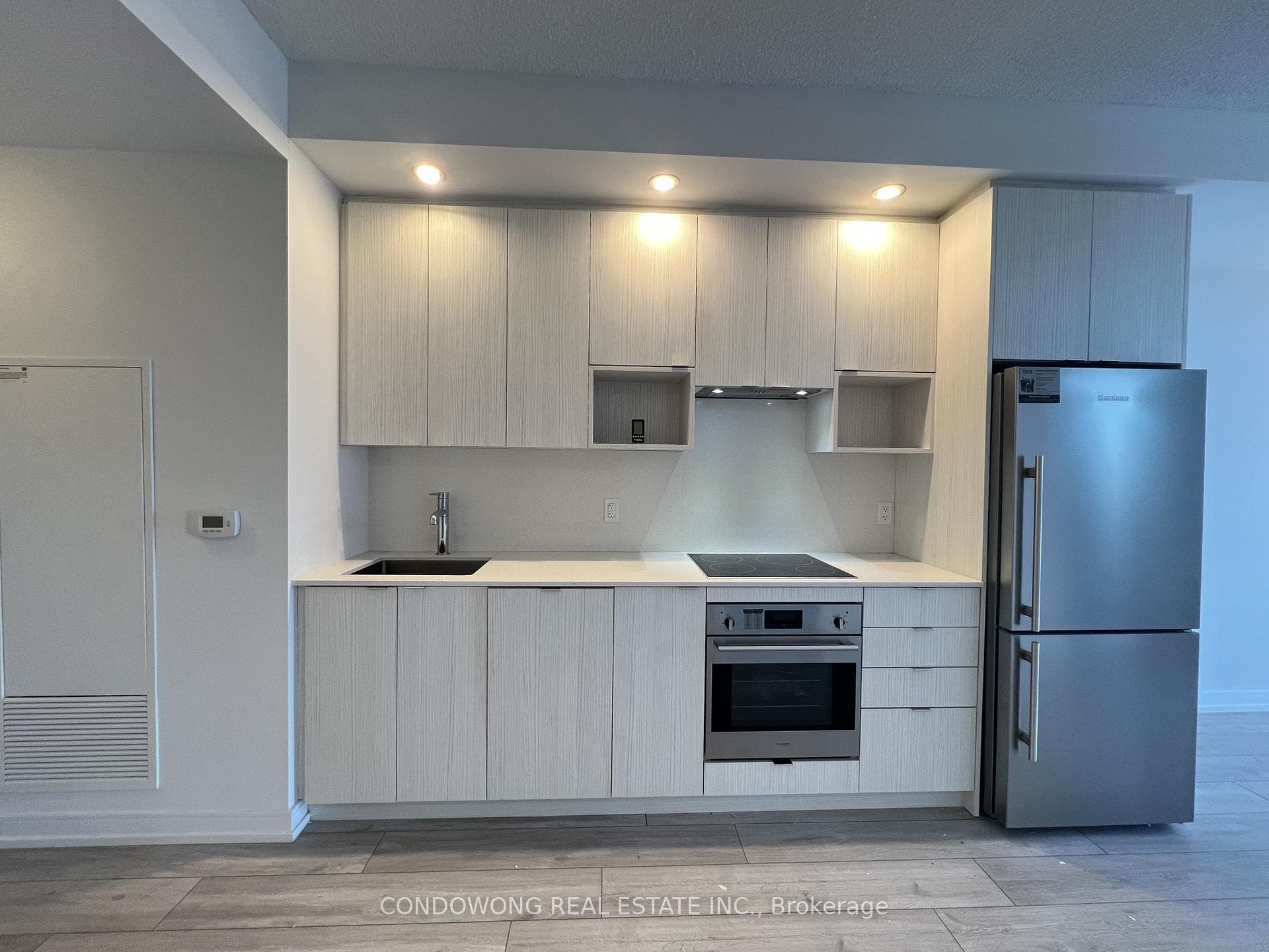 225 Village Green Square Unit 2601 photo 3