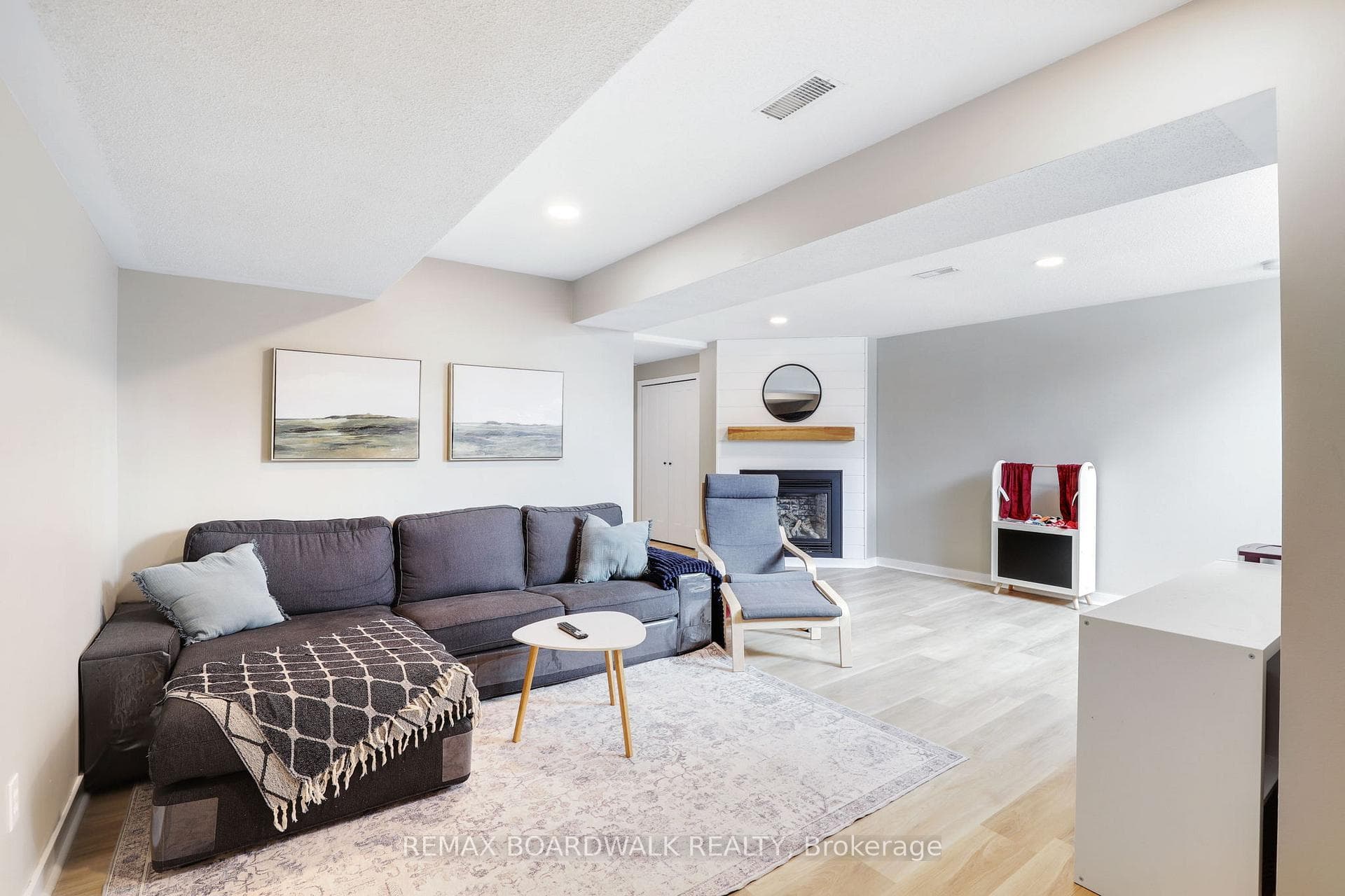 2094 Sunland Drive photo 29