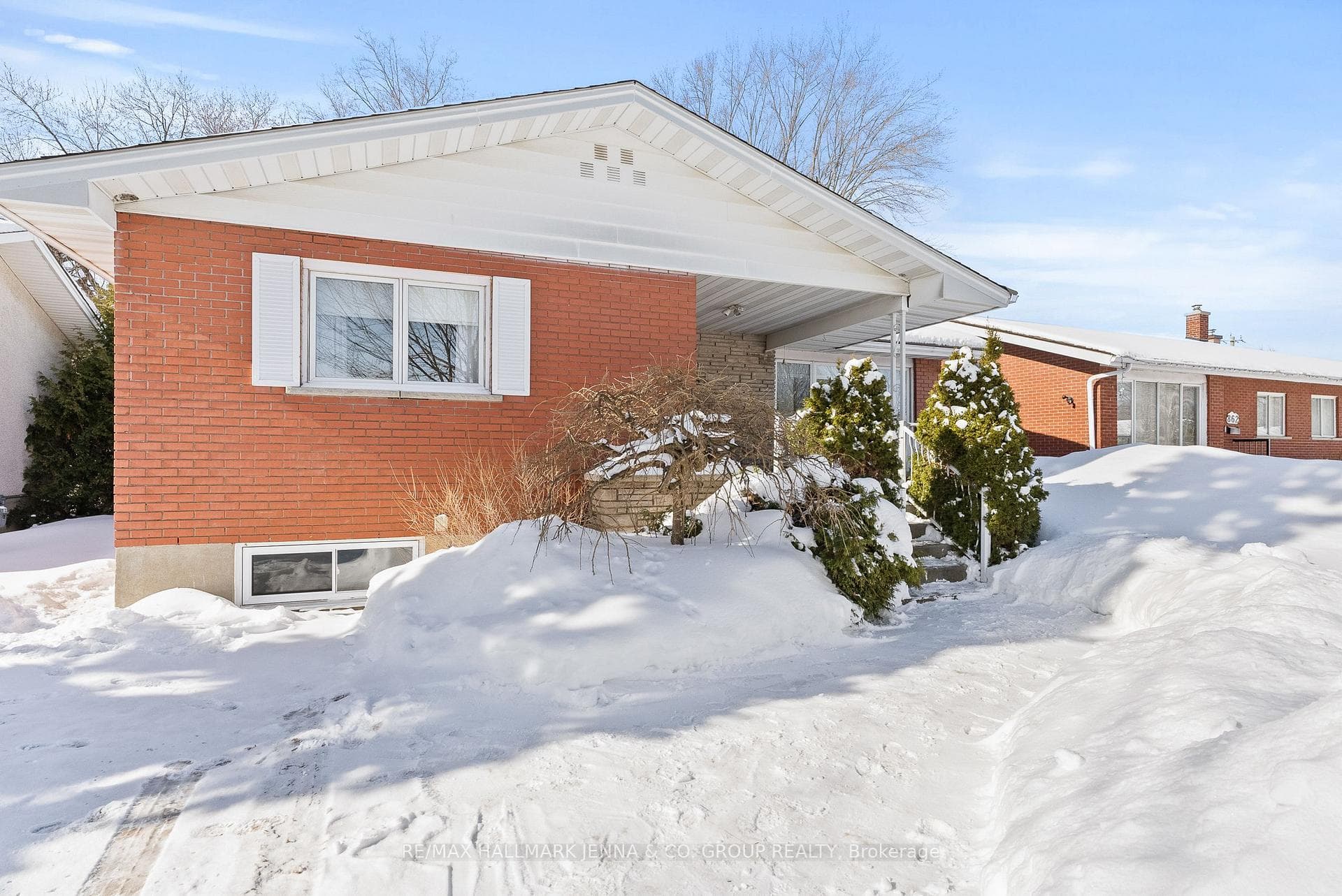 866 Claude Street photo 45