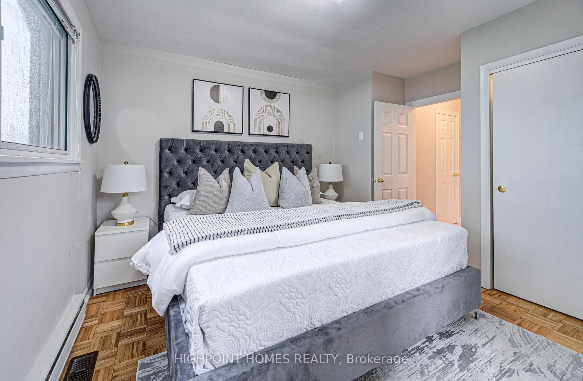 5438 Trafalgar Road photo 17