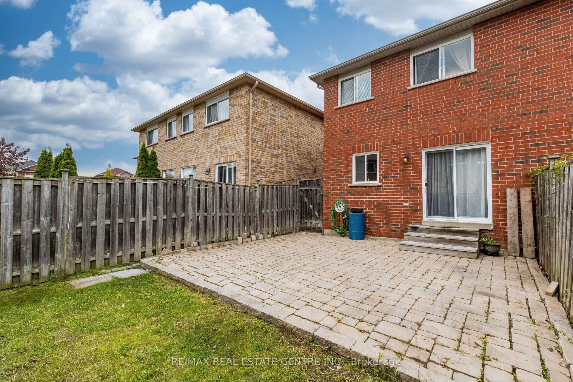 3226 Raindance Crescent photo 28