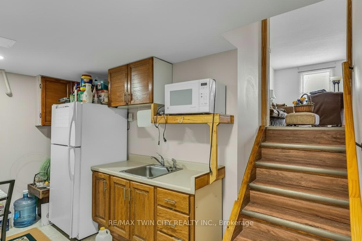 223 Golden Orchard Crescent photo 21