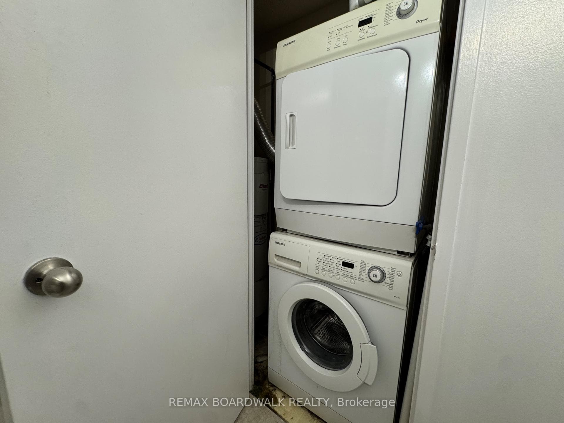 35 HOLLAND Avenue Unit 907 photo 25