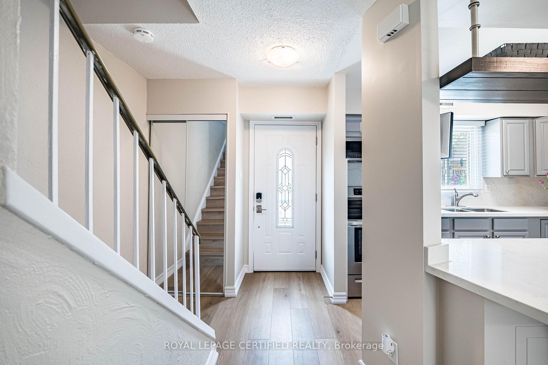 17 Holmcrest Court photo 5