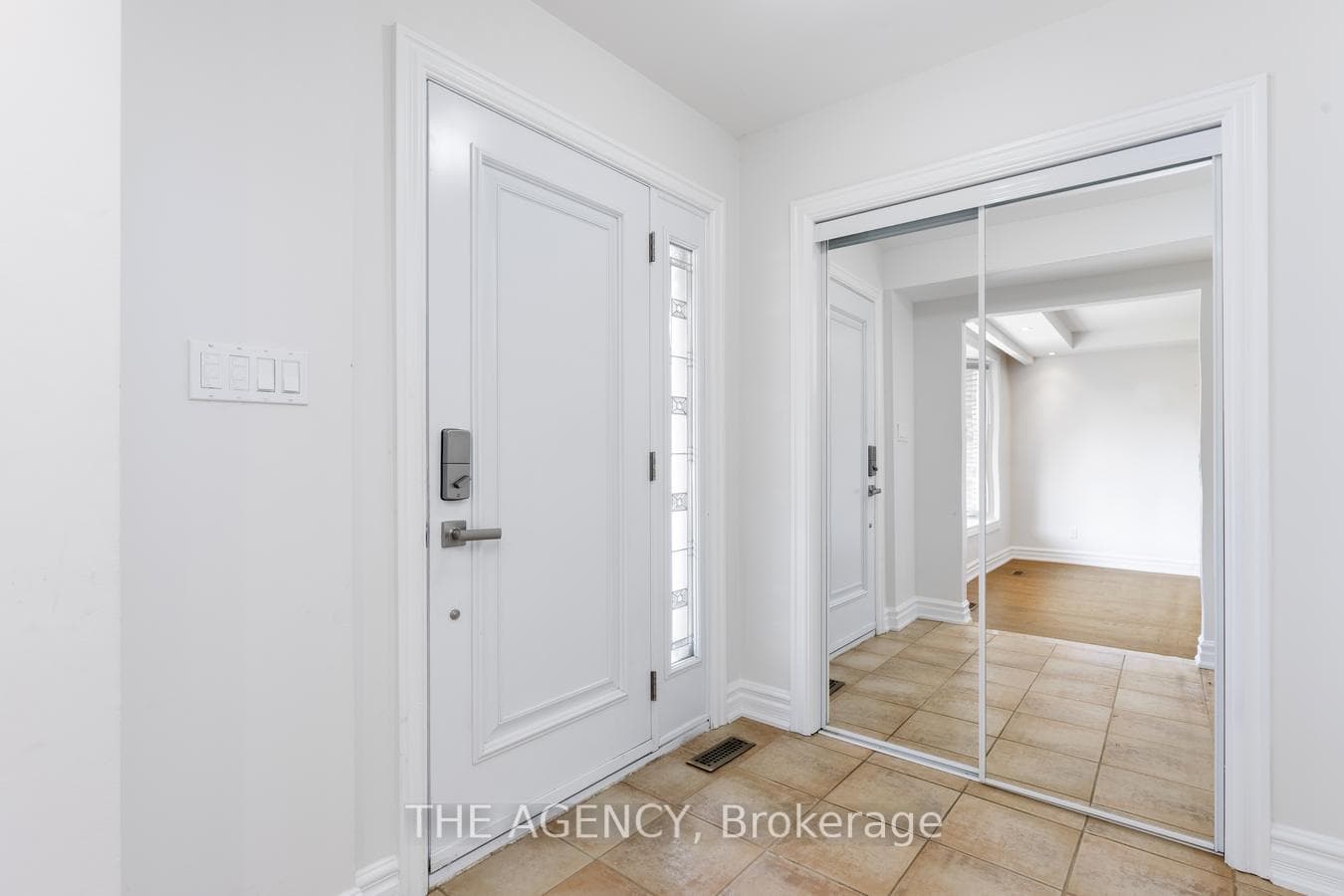 172 Camlaren Crescent photo 6