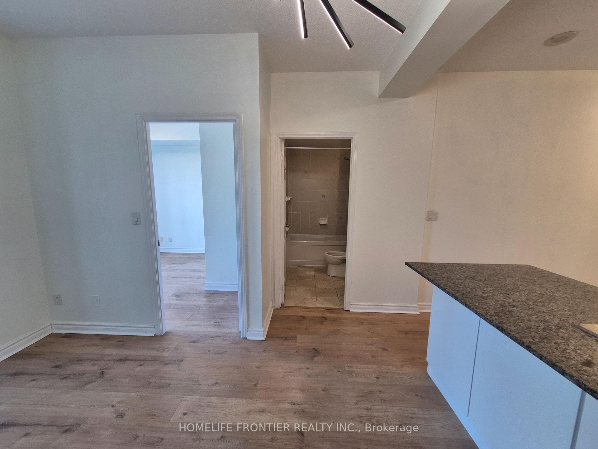 18 Holmes Avenue Unit 1009 photo 7